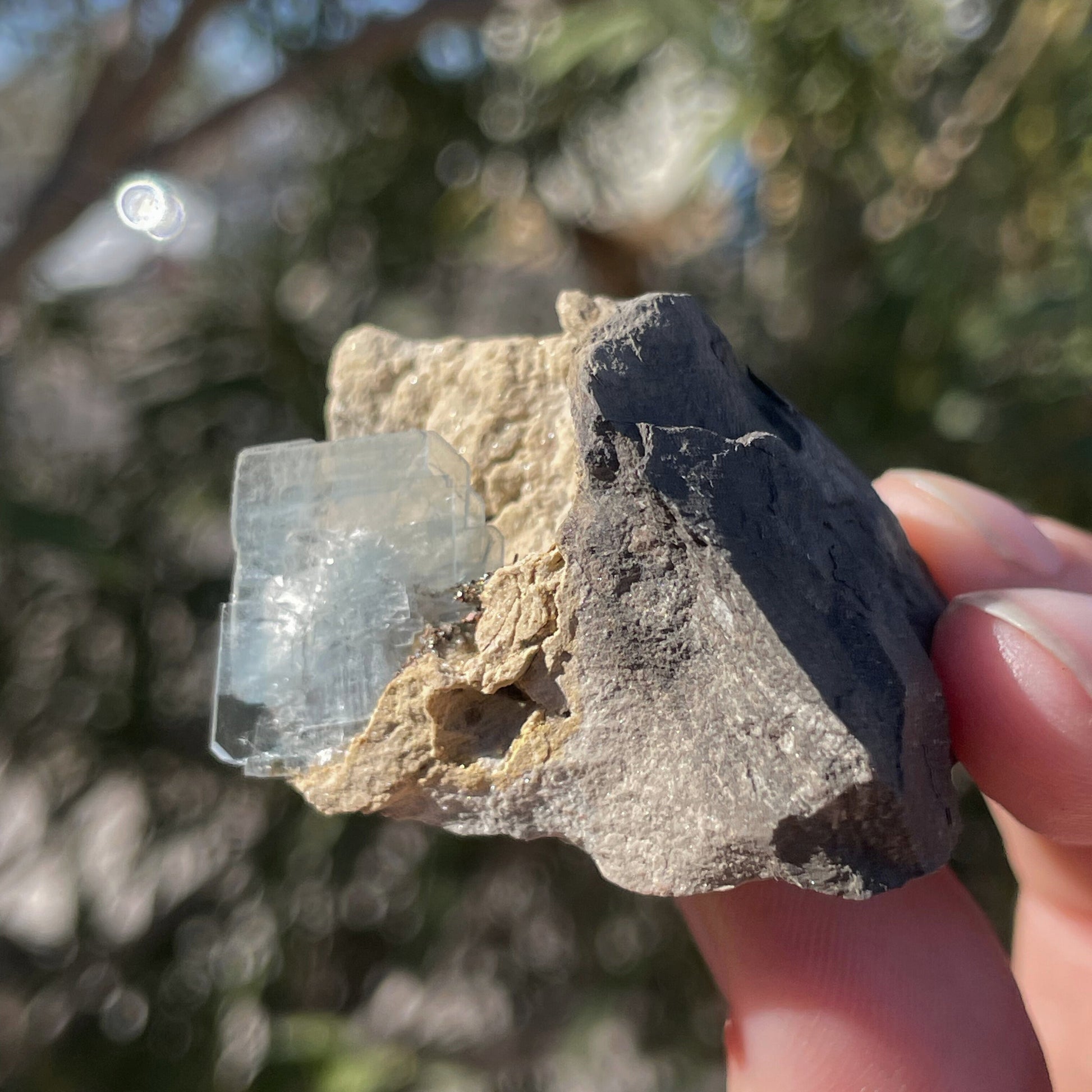 MN0033-Blue Barite