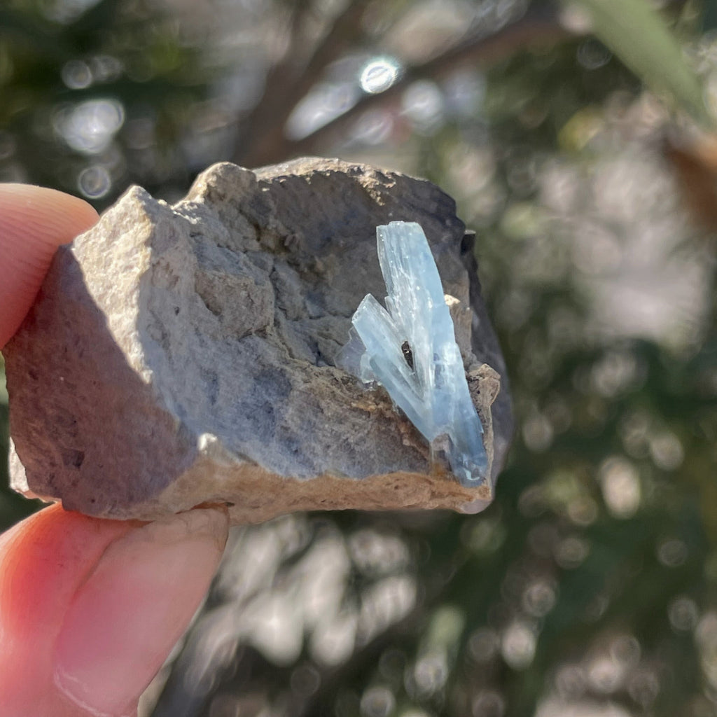 MN0033-Blue Barite