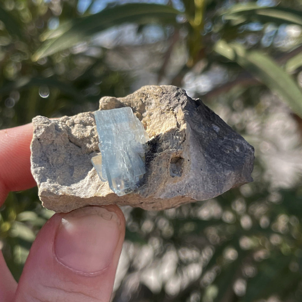 MN0033-Blue Barite