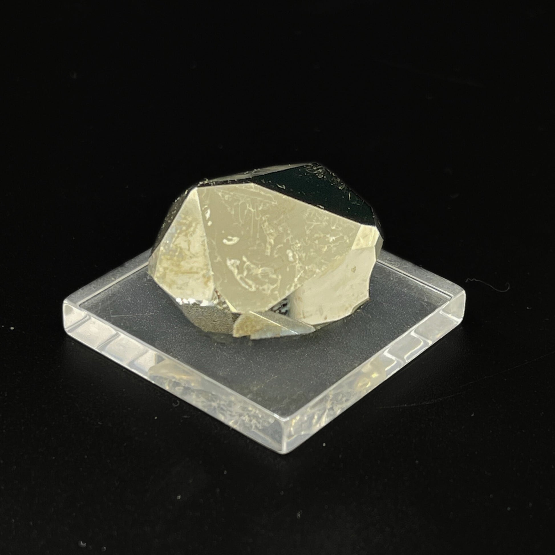 MN0065-Pyrite