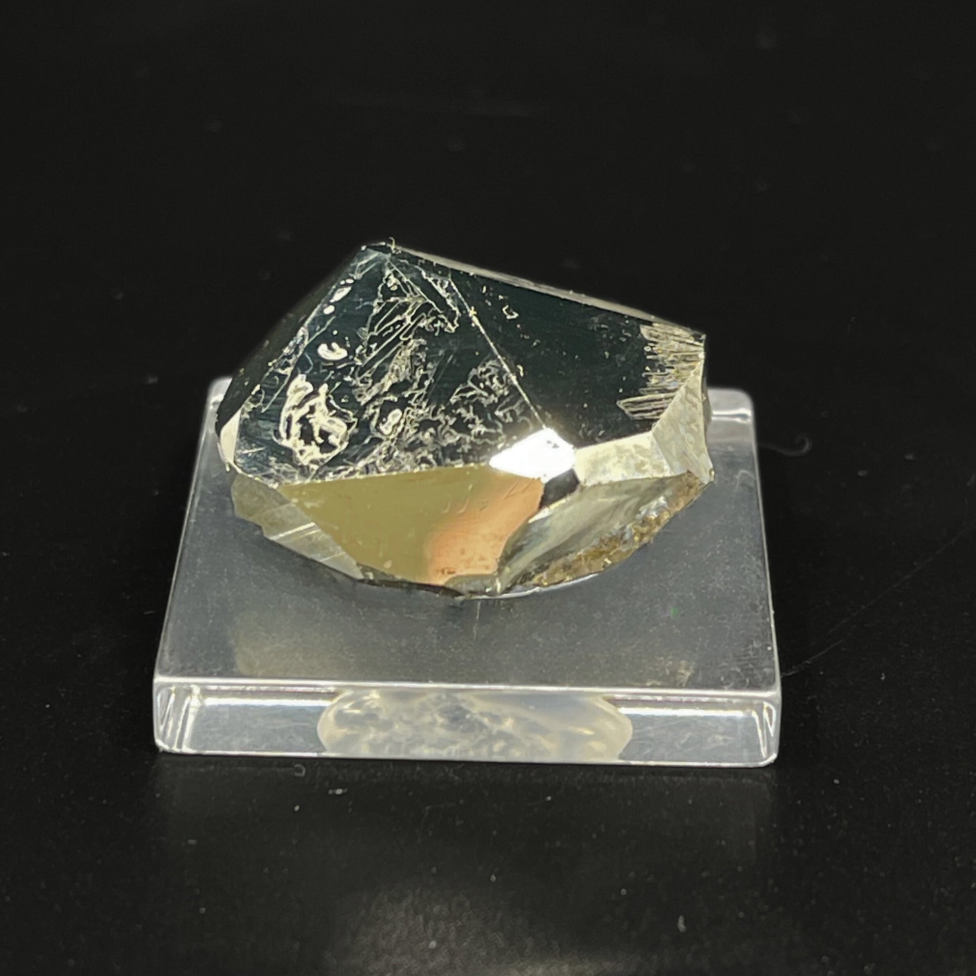 MN0065-Pyrite