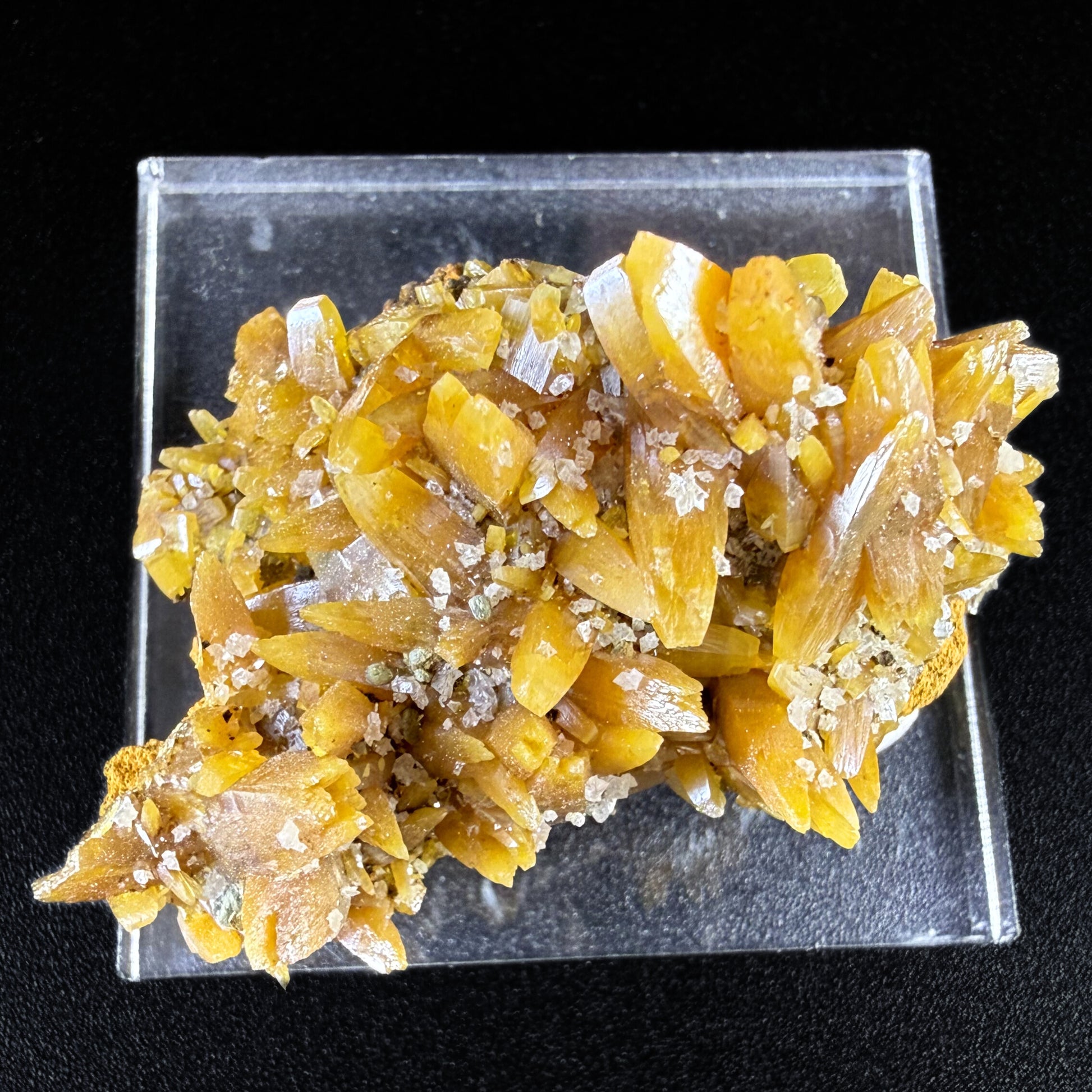 Wulfenite Bi-pyramidal crystals
