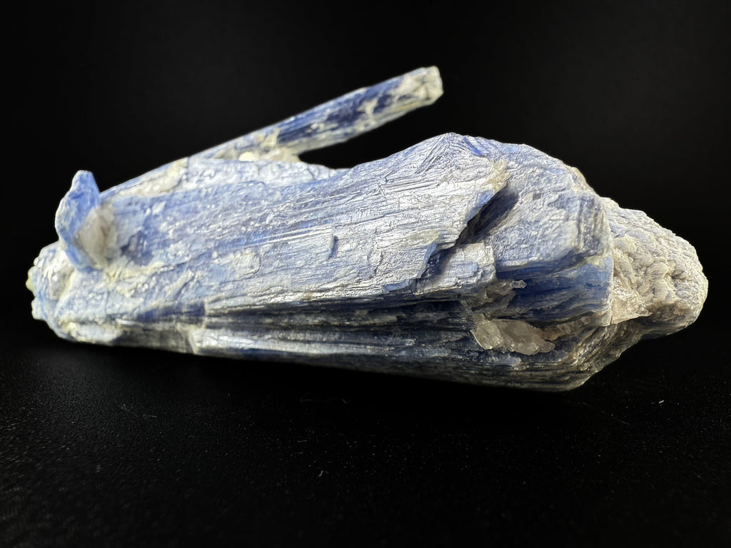MN0026-Kyanite