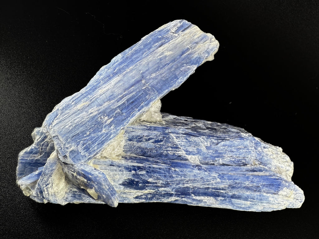 MN0026-Kyanite