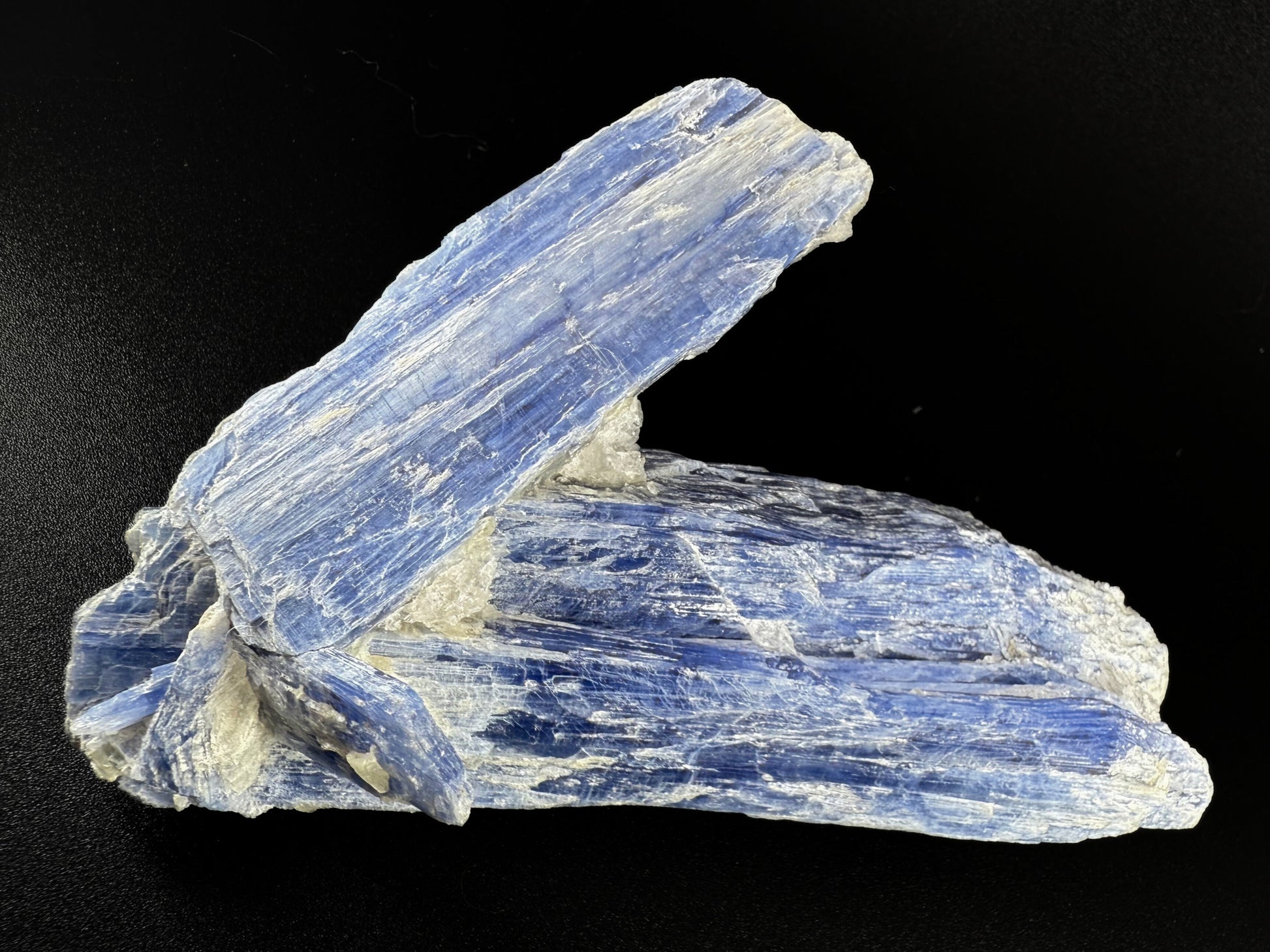 MN0026-Kyanite