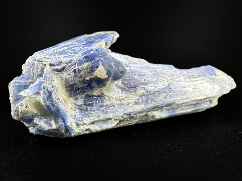 MN0026-Kyanite