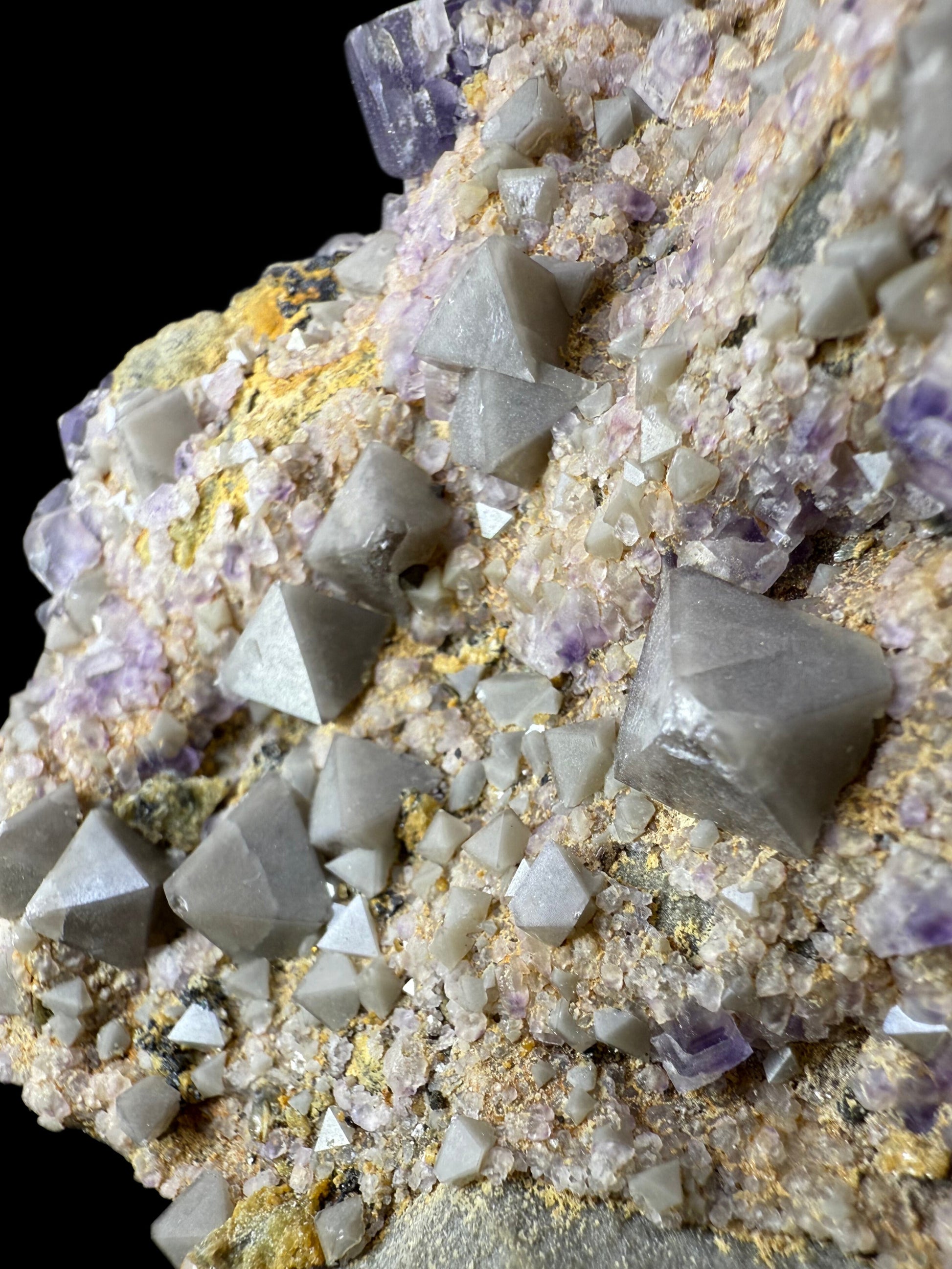 MN0084-Fluorite W/ Scheelite