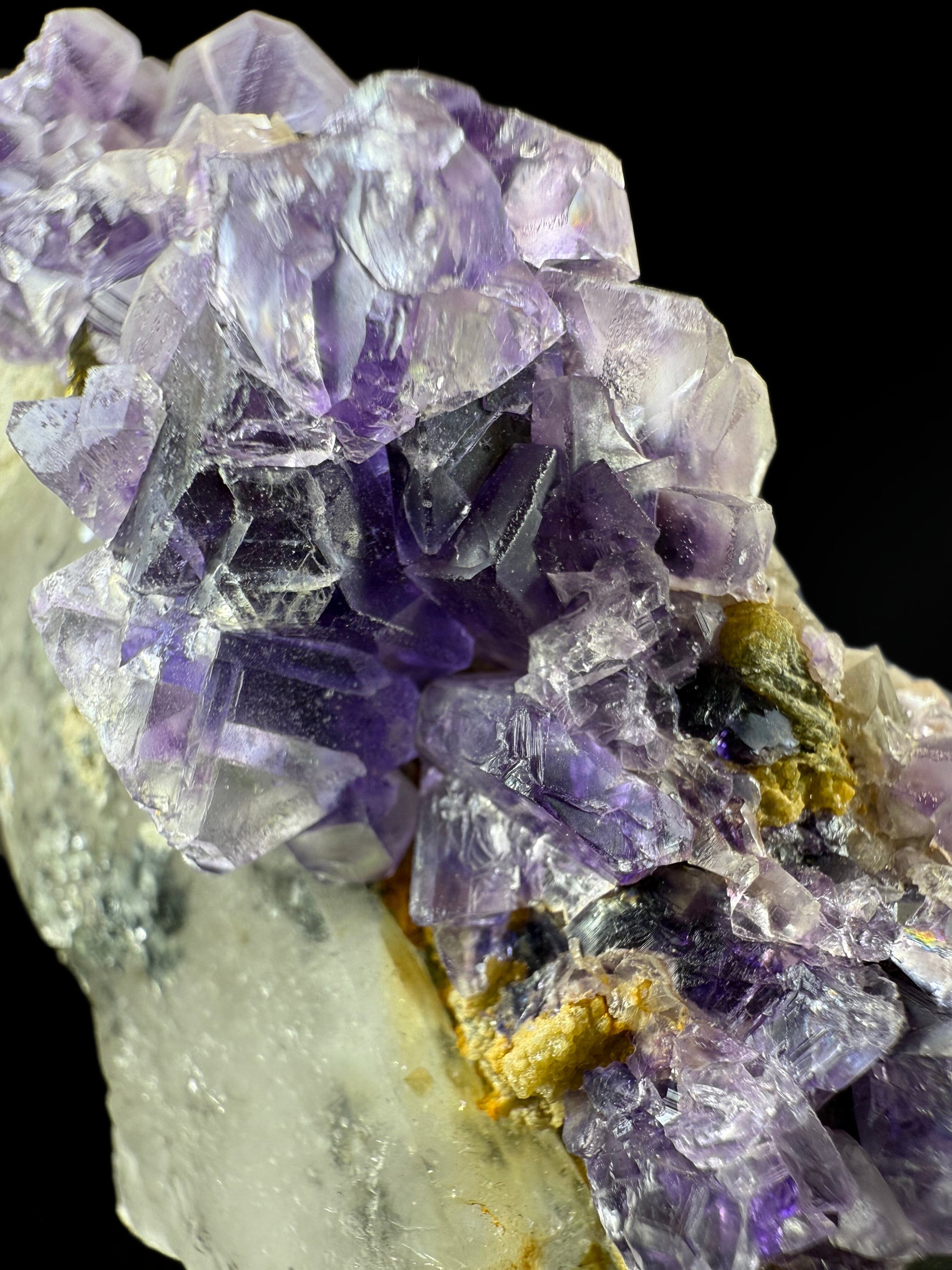 MN0084-Fluorite W/ Scheelite