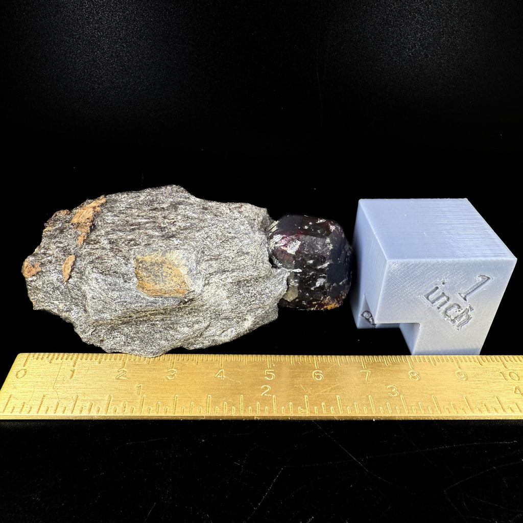 MN0095-Almandine Garnet