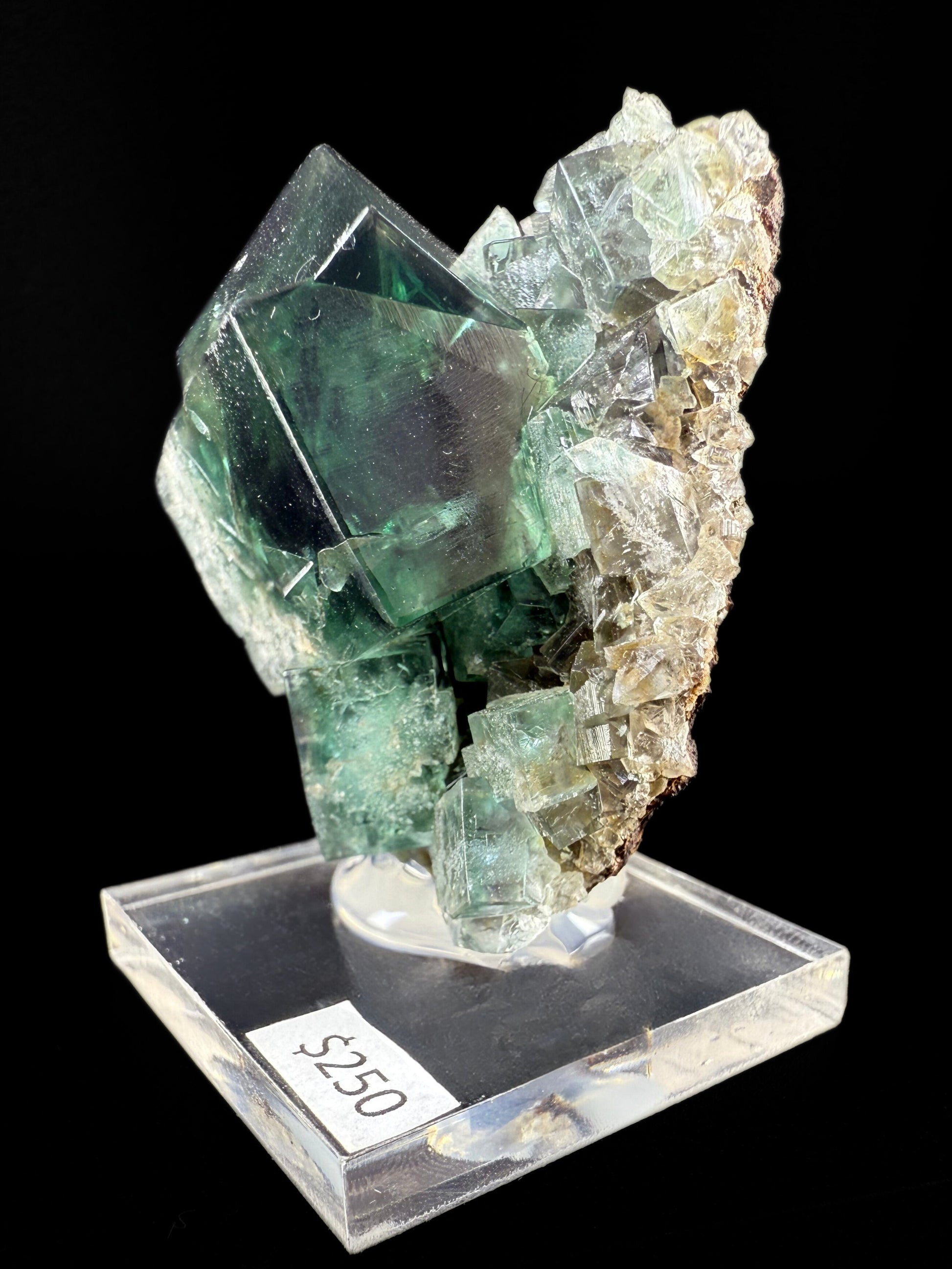 MN0105-Fluorite