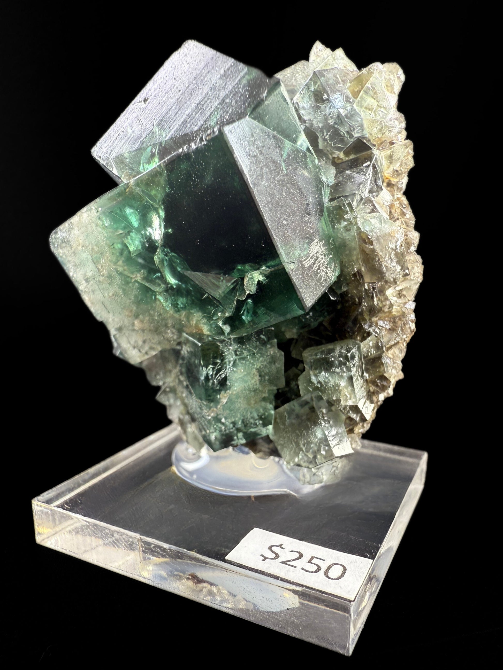 MN0105-Fluorite