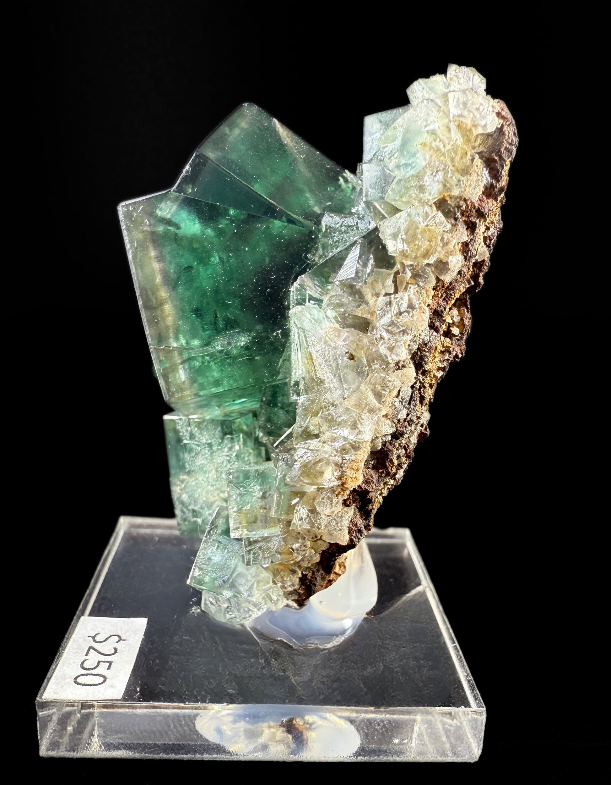 MN0105-Fluorite