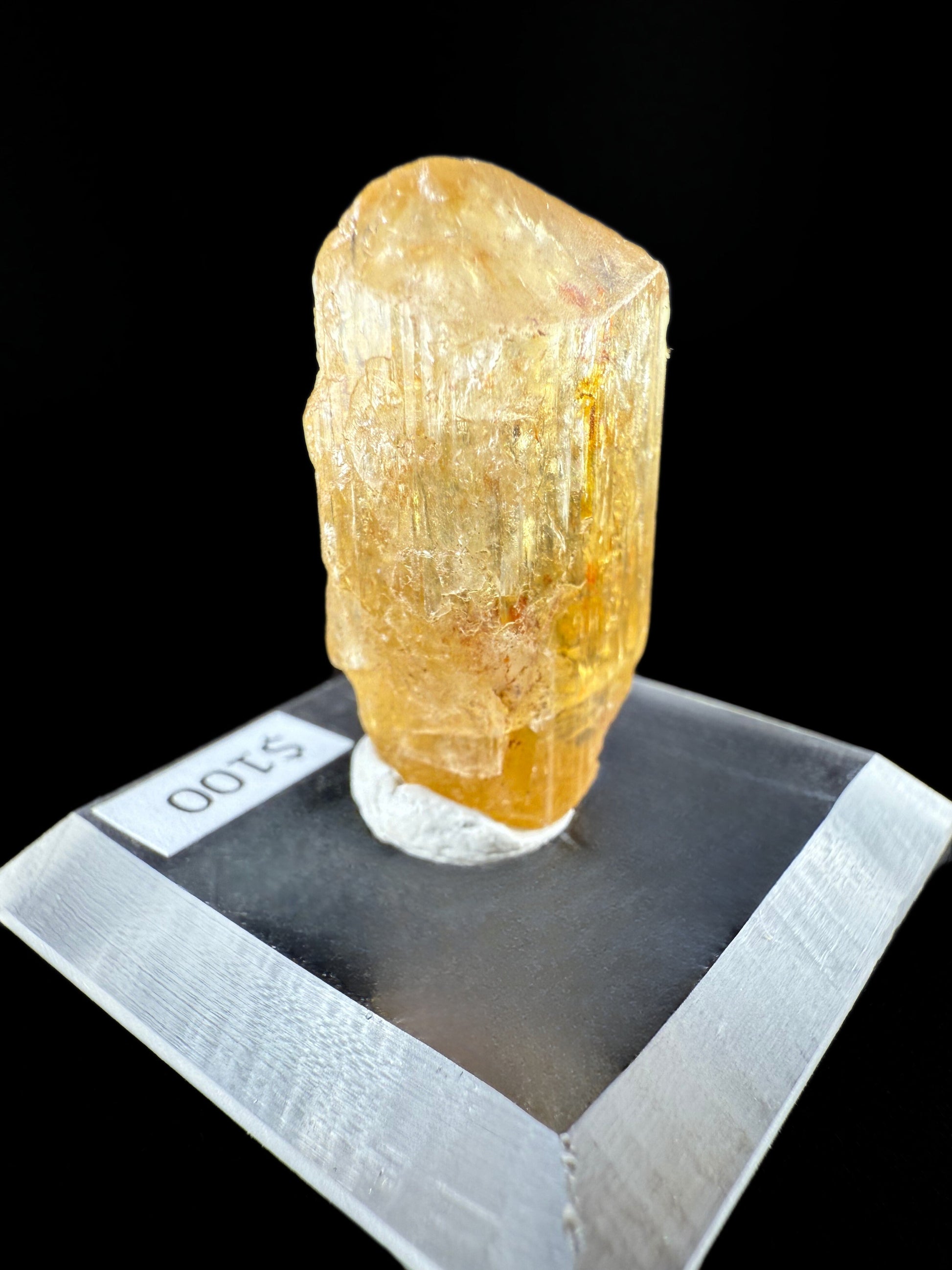 MN0108-Imperial Topaz