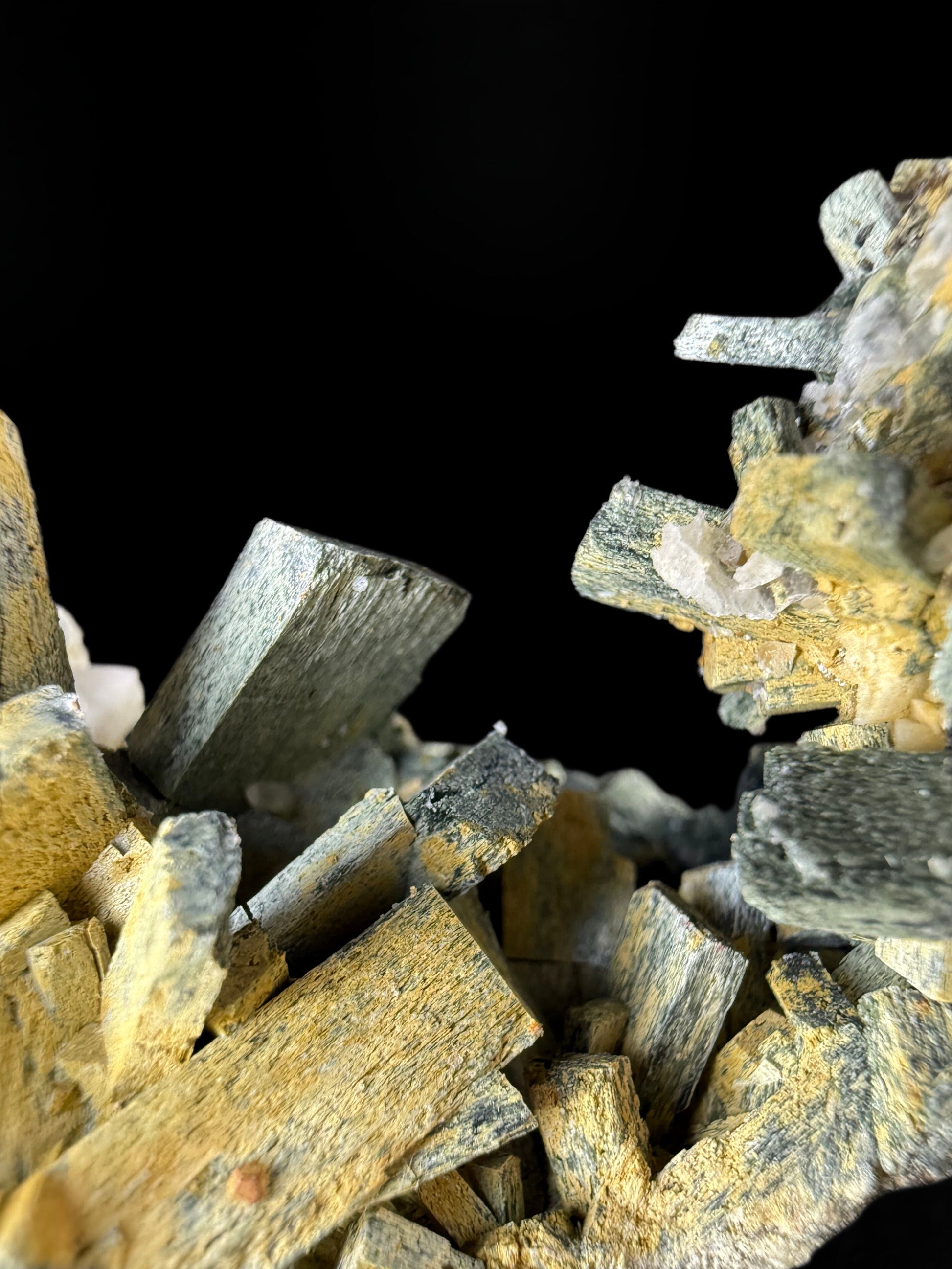 MN0122-Uralite (Actinolite After Diposide)