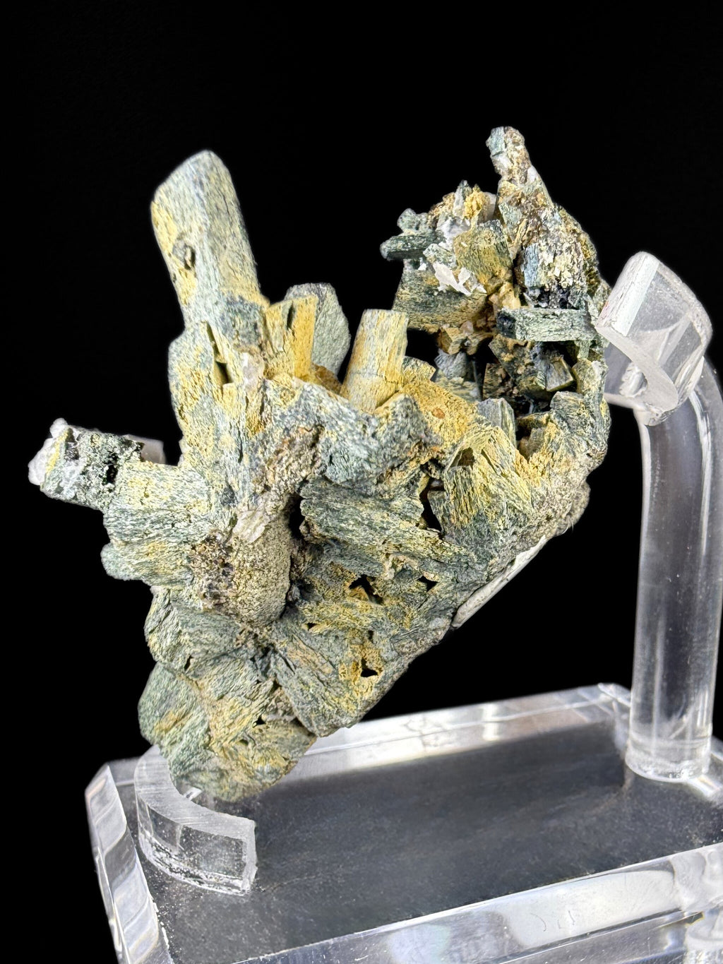 MN0122-Uralite (Actinolite After Diposide)