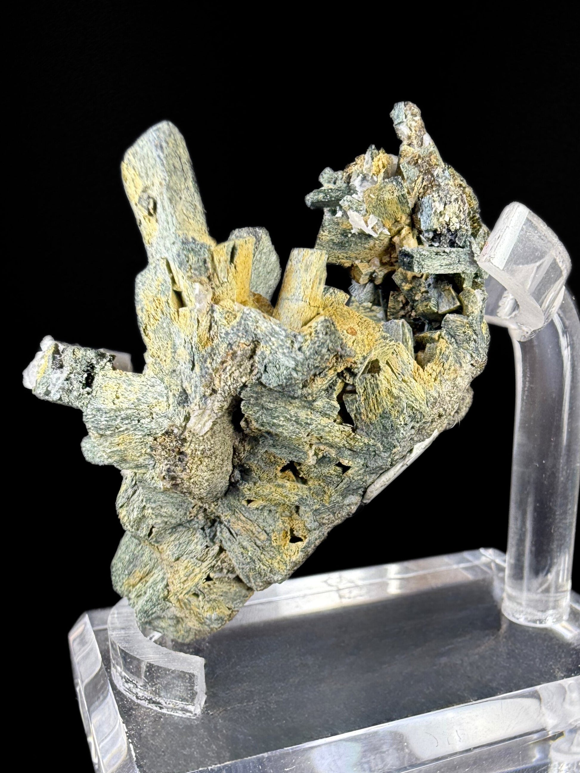 MN0122-Uralite (Actinolite After Diposide)