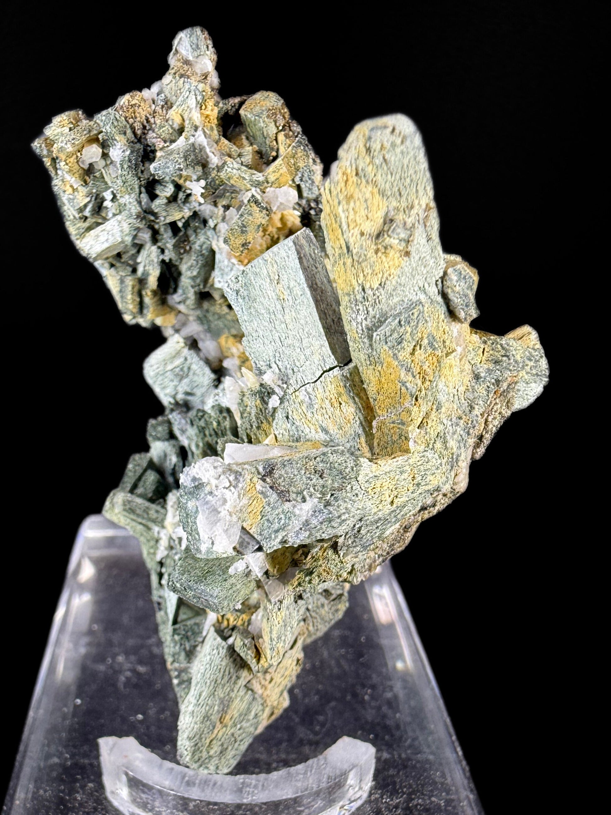 MN0122-Uralite (Actinolite After Diposide)