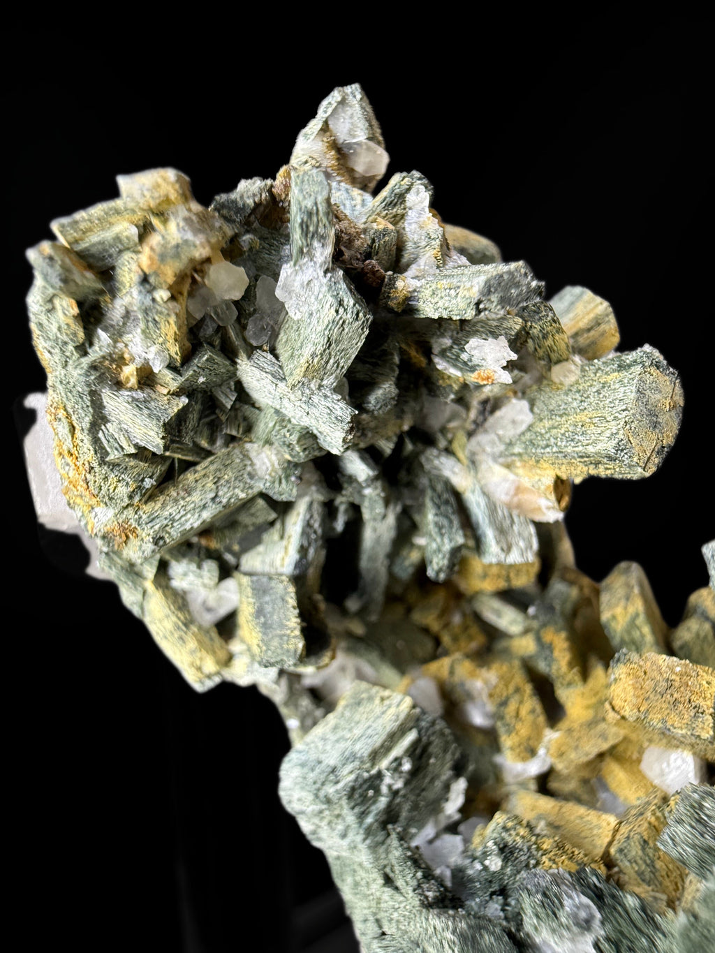 MN0122-Uralite (Actinolite After Diposide)