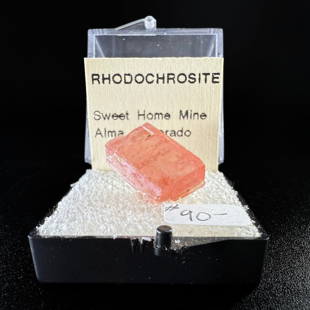MN0126-Rhodochrosite