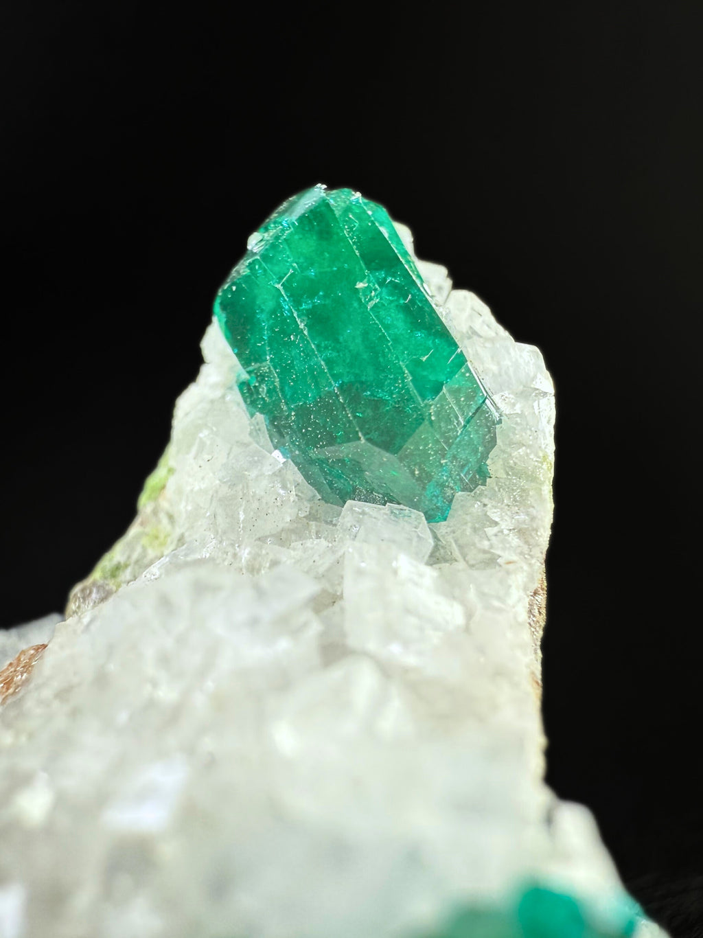 MN0131-Dioptase