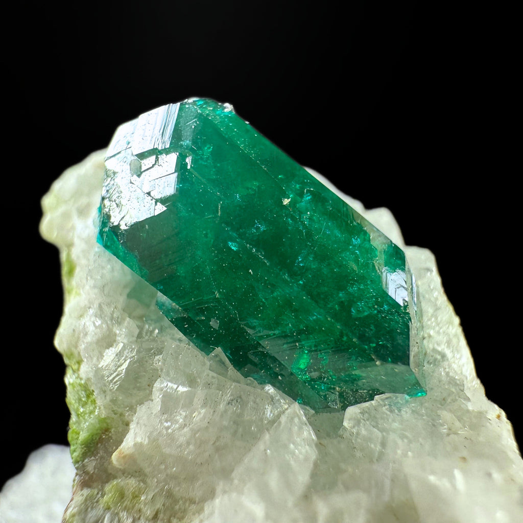 MN0131-Dioptase