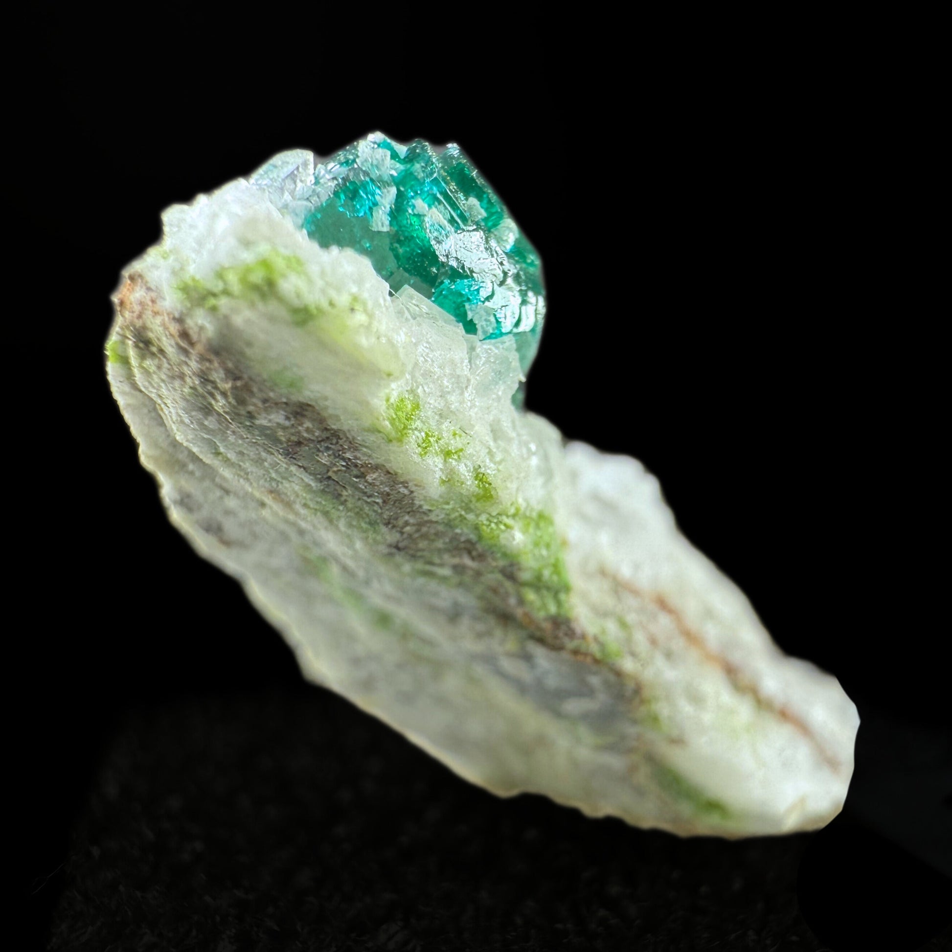 MN0131-Dioptase
