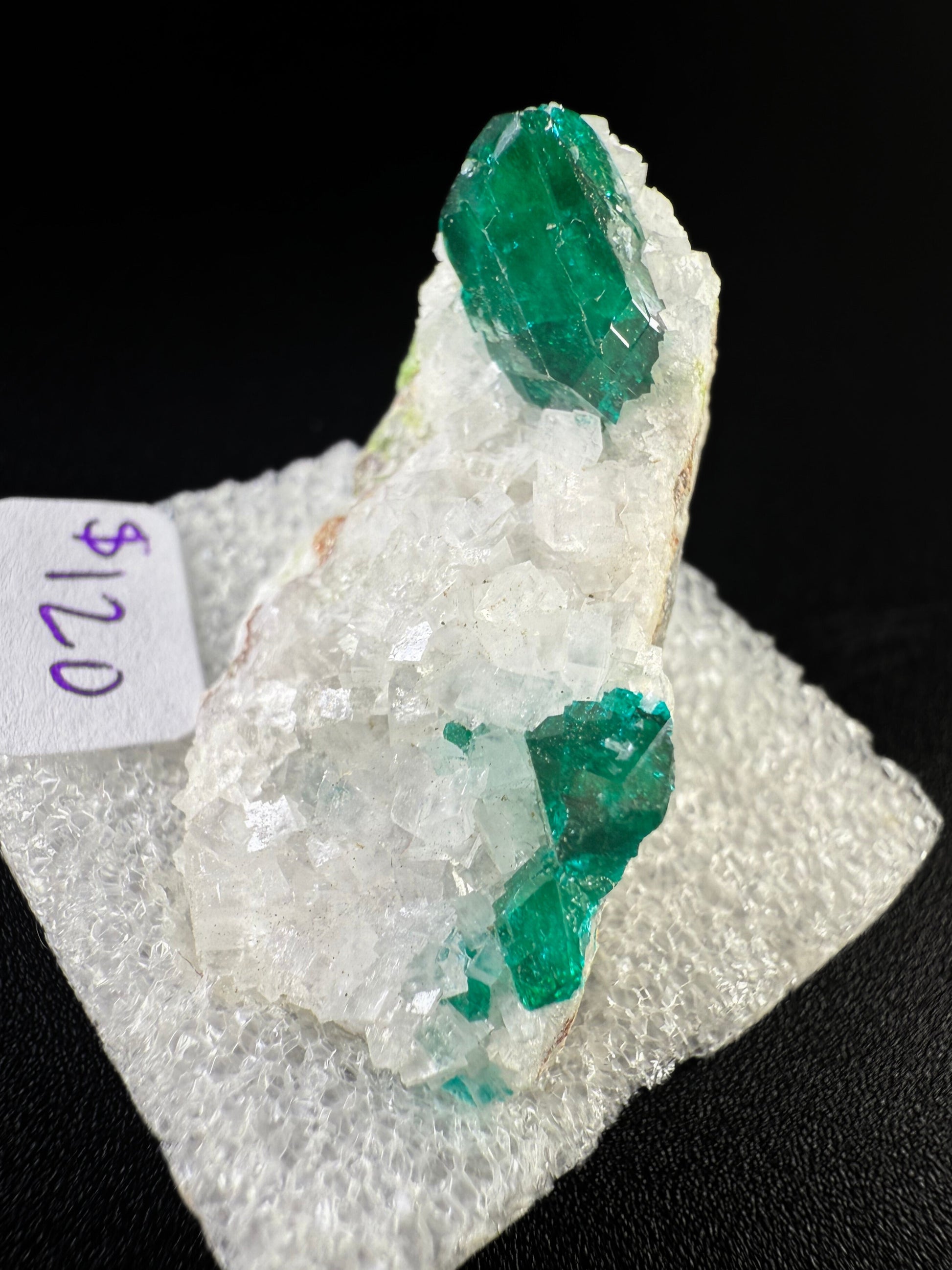 MN0131-Dioptase