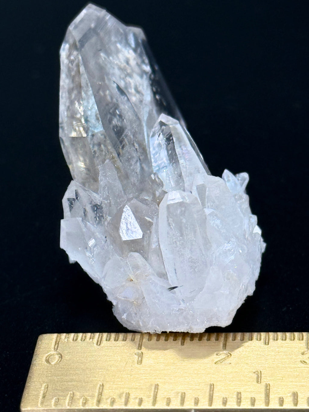 MN0179-Quartz, Japan Law Twin