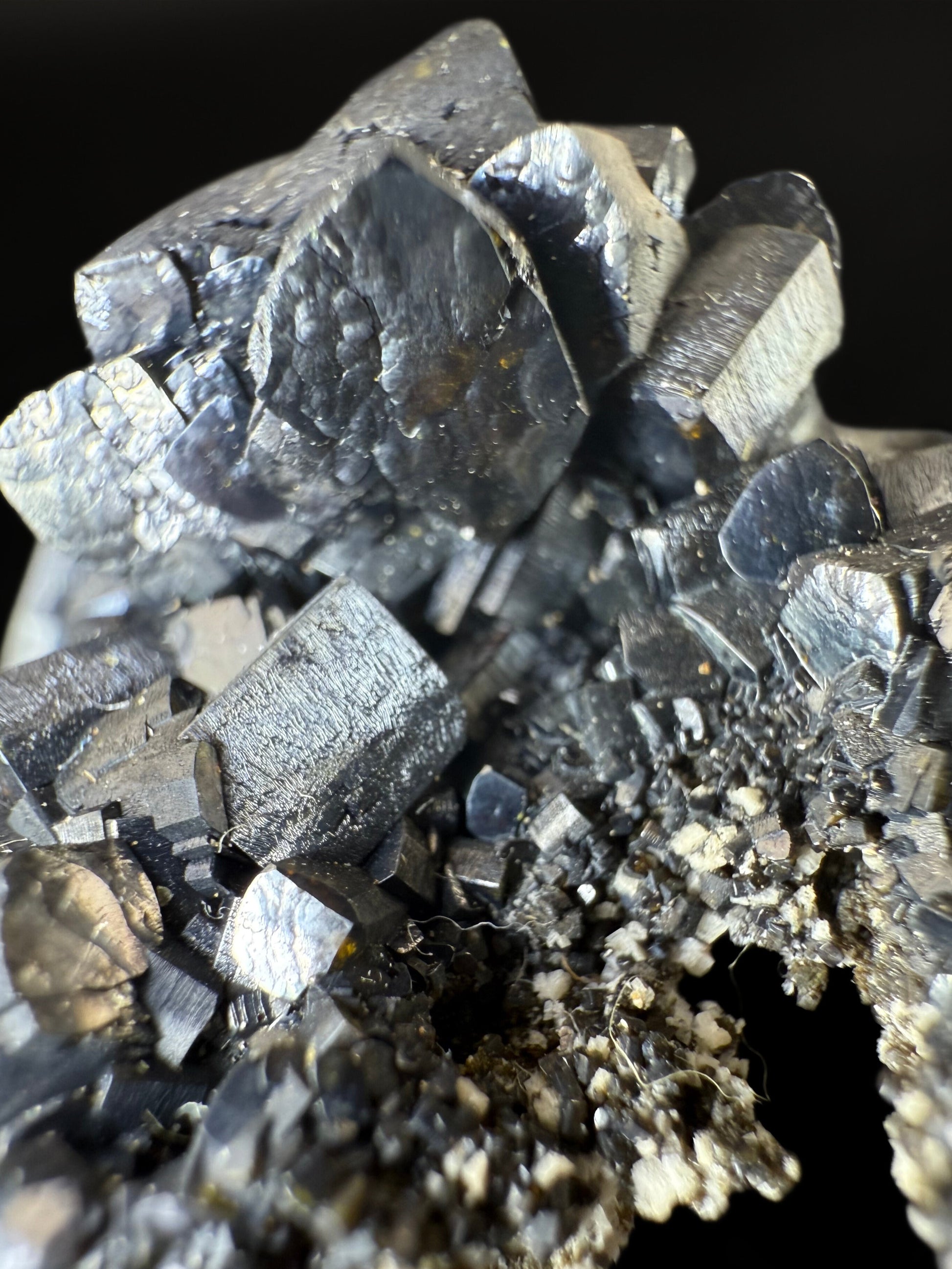 MN0226-Cerargyrite Var. Embolite