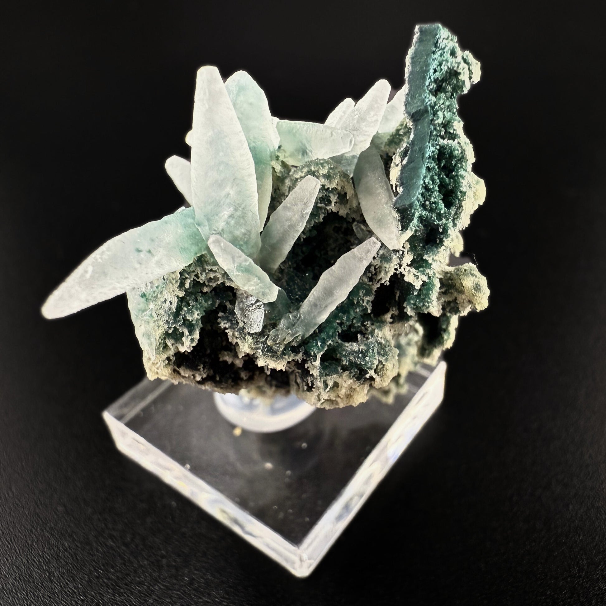 MN0235-Calcite