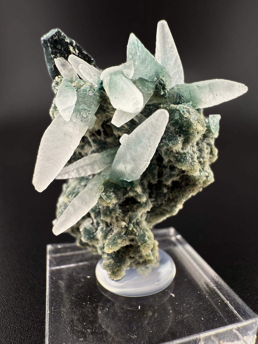 MN0235-Calcite