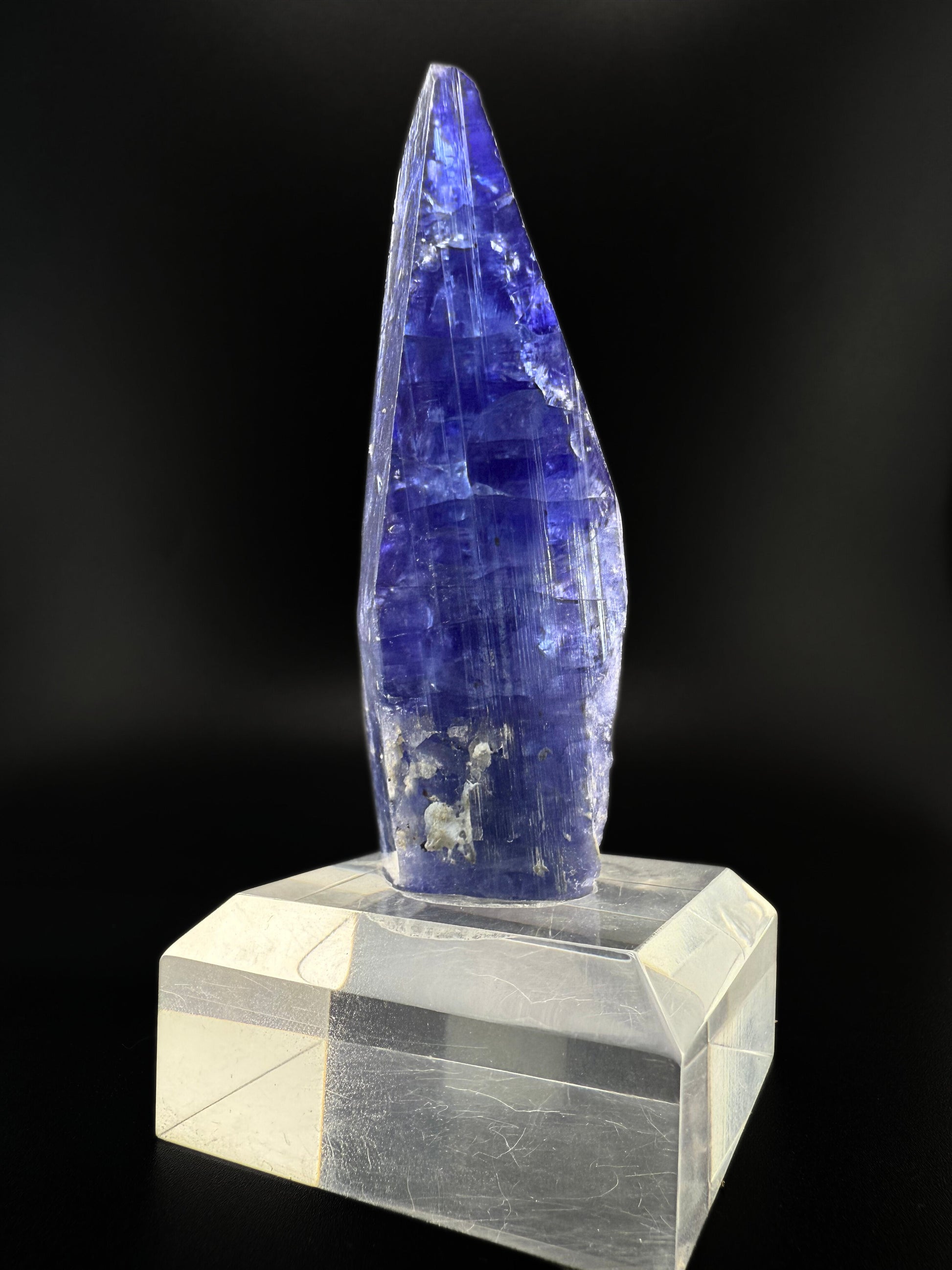 MN0238-Zoisite Var. Tanzanite