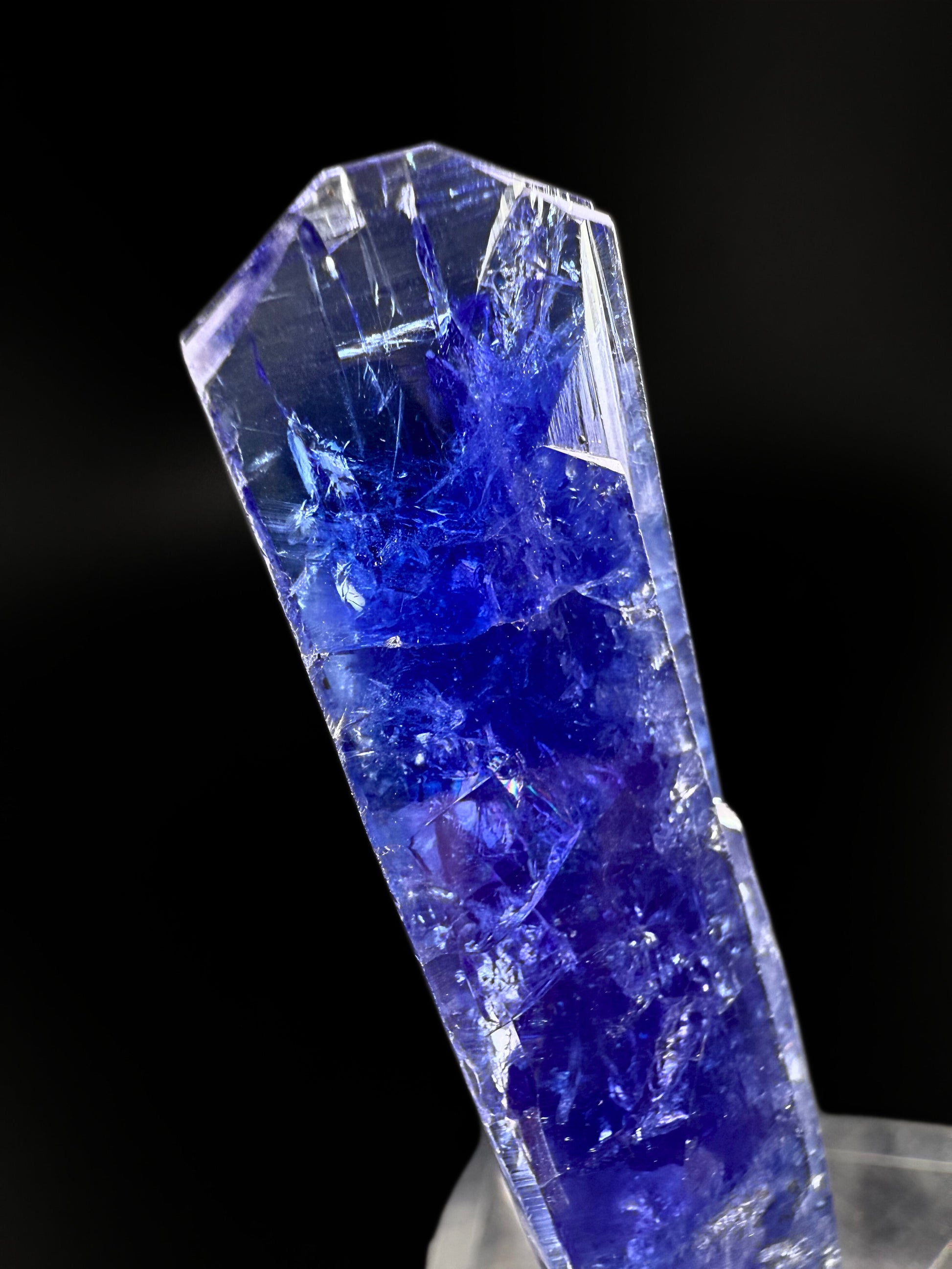 MN0238-Zoisite Var. Tanzanite