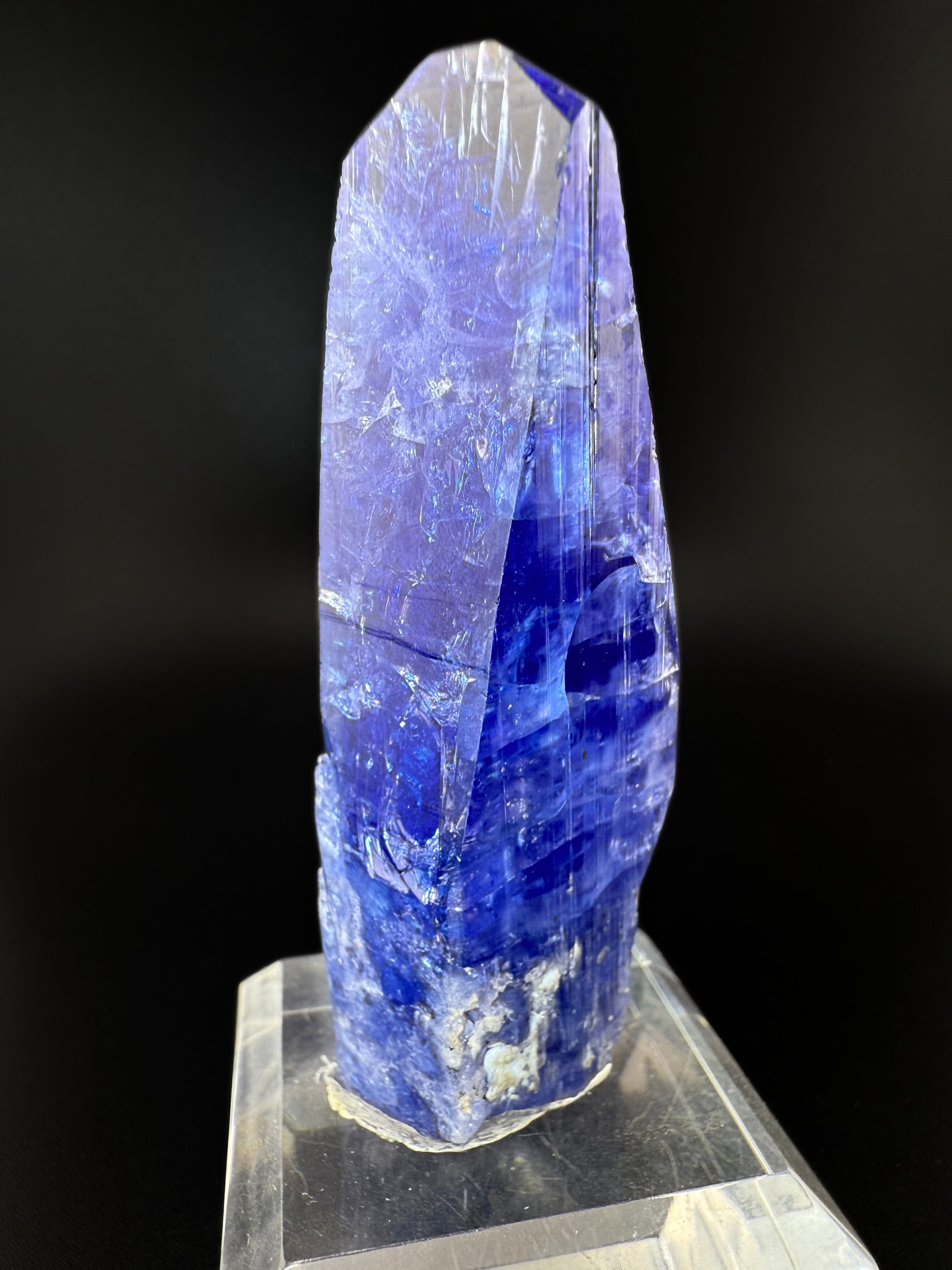 MN0238-Zoisite Var. Tanzanite