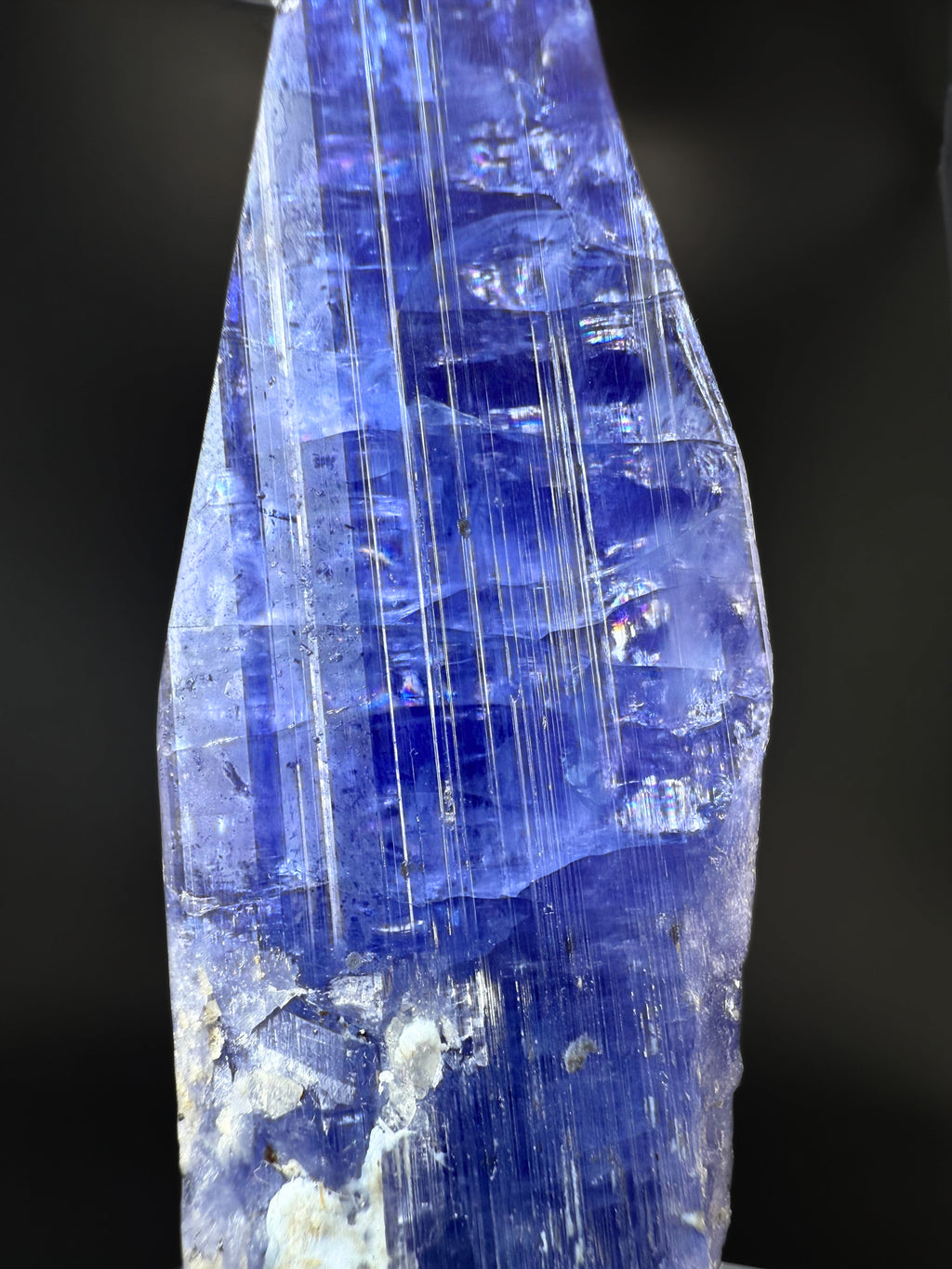 MN0238-Zoisite Var. Tanzanite