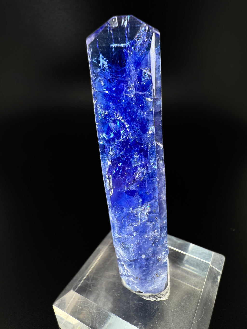 MN0238-Zoisite Var. Tanzanite