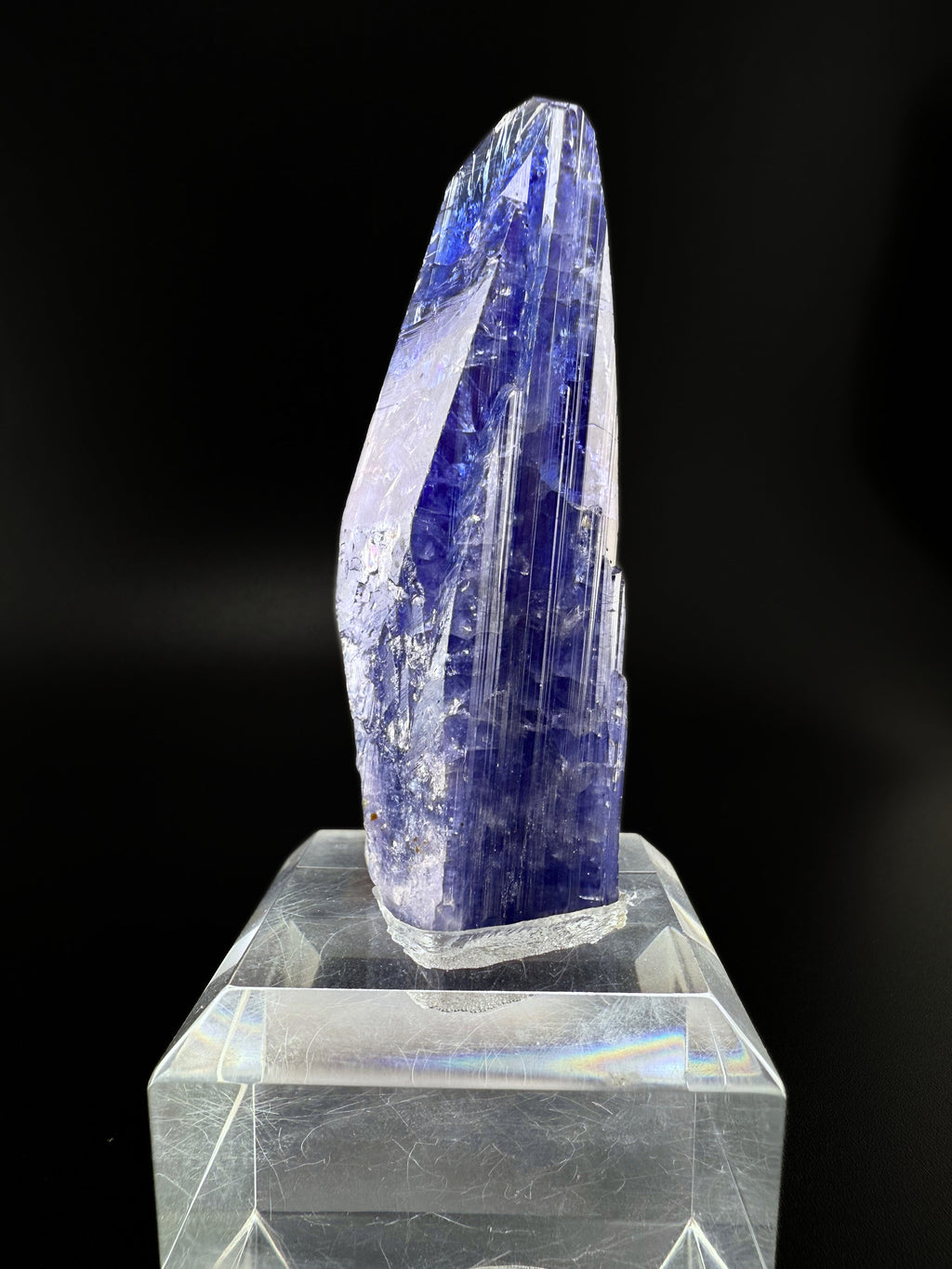 MN0238-Zoisite Var. Tanzanite