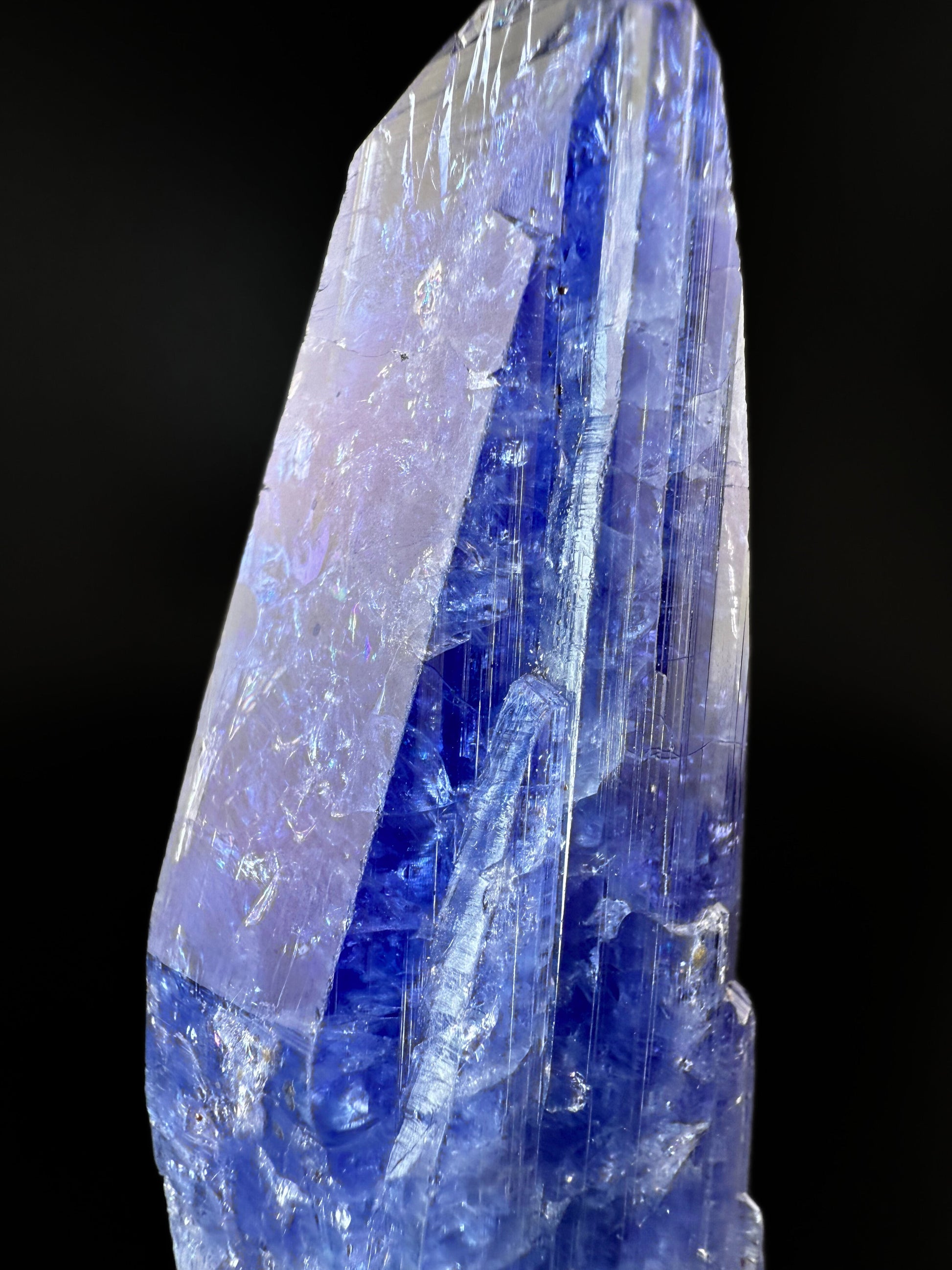 MN0238-Zoisite Var. Tanzanite