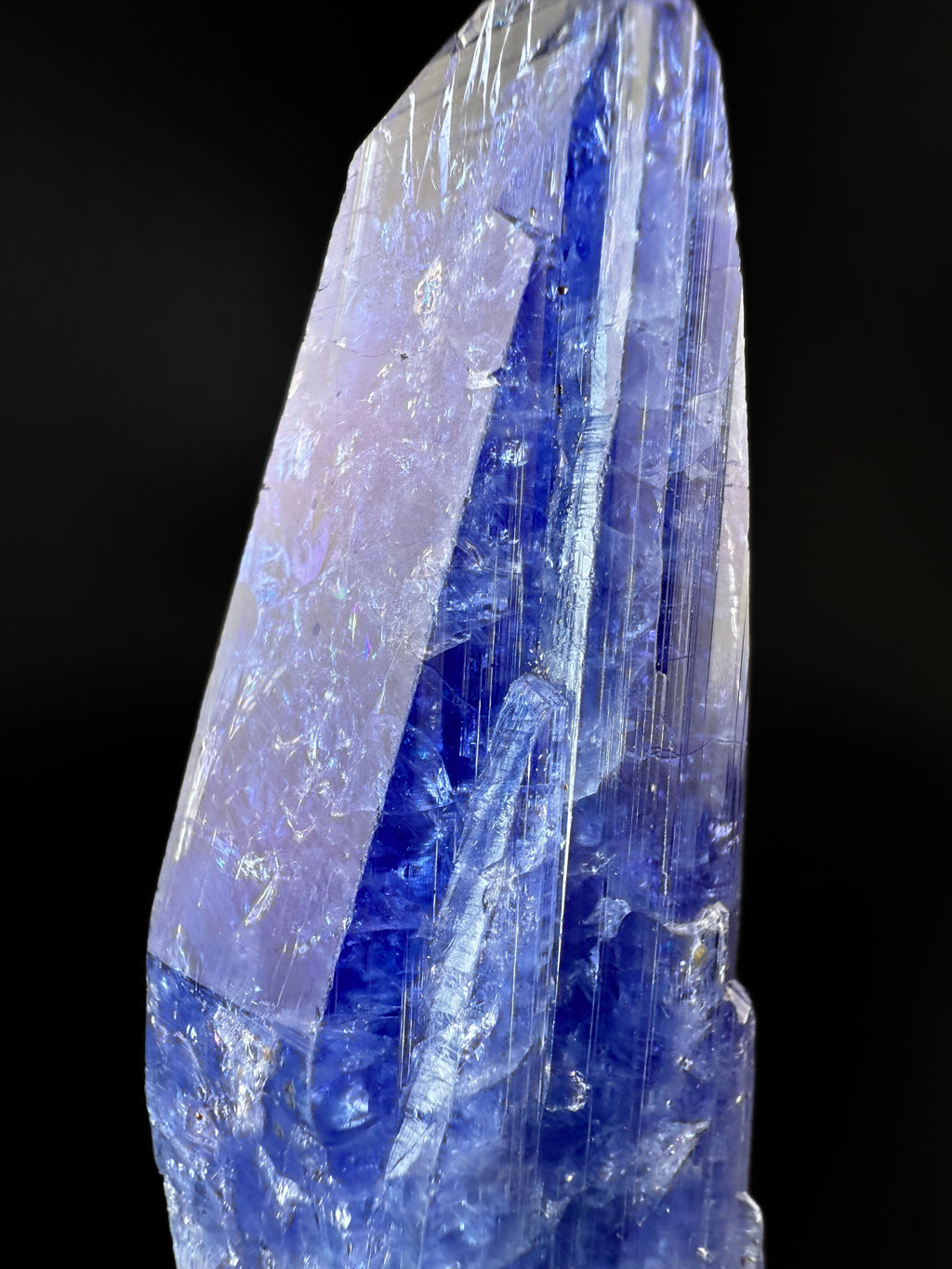 MN0238-Zoisite Var. Tanzanite