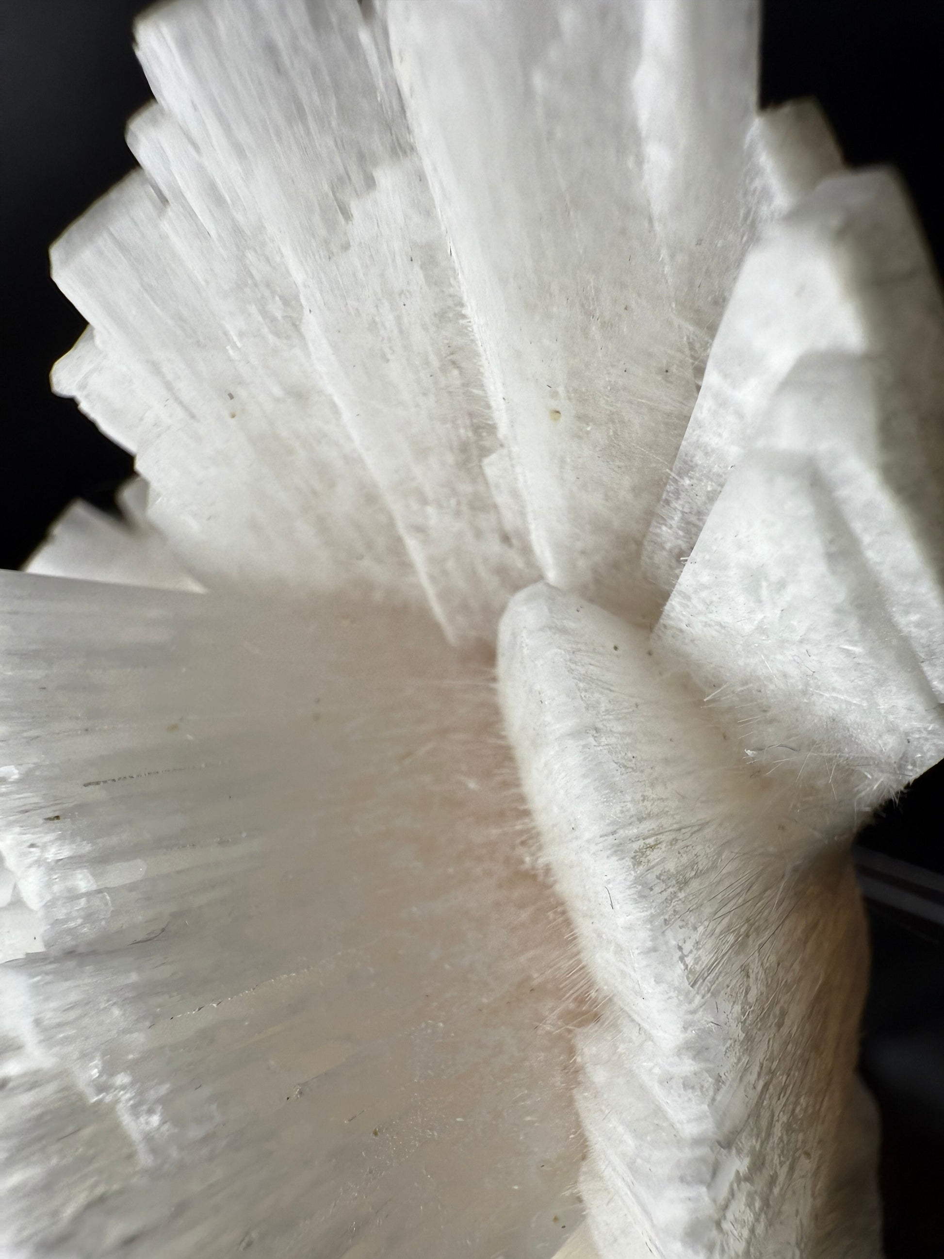 MN0245-Heulanddite W/ Mordenite