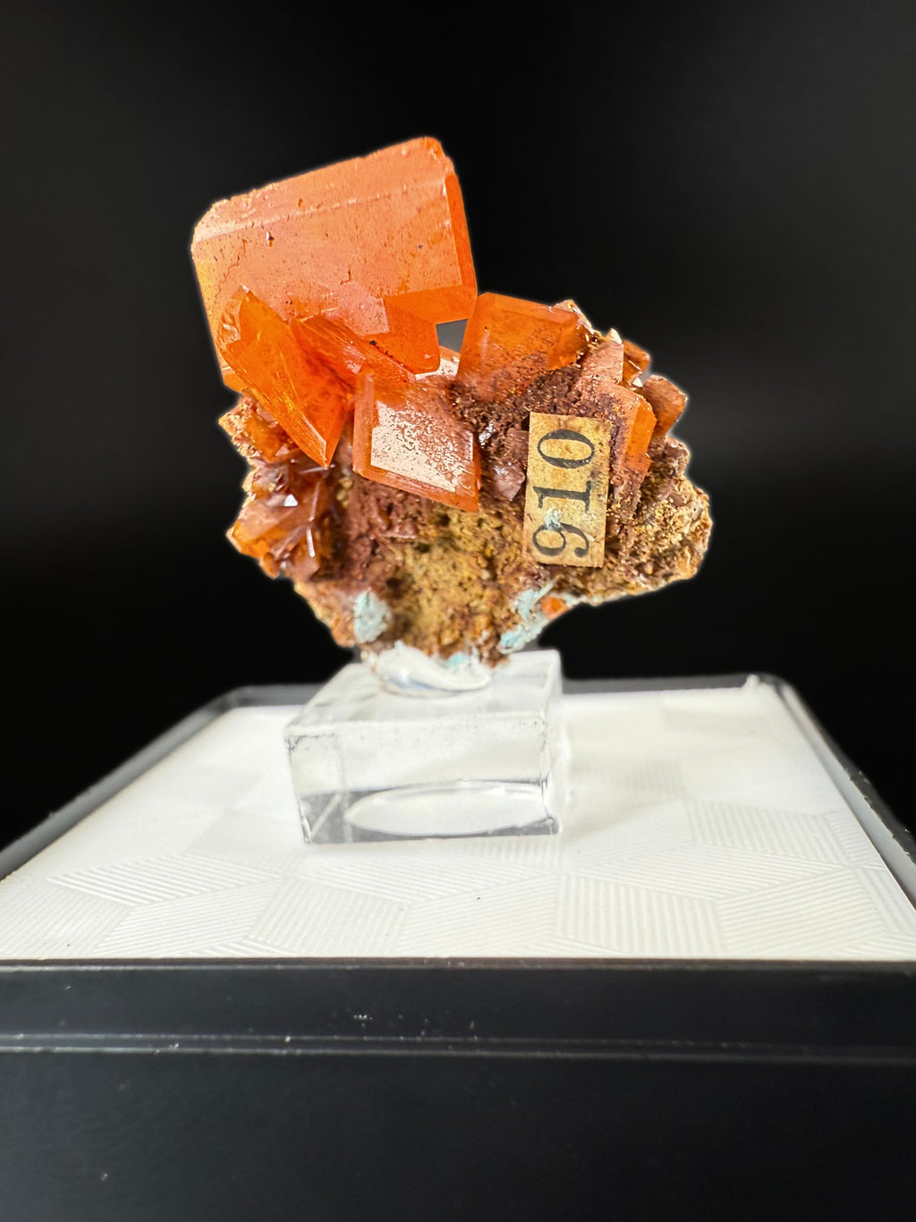 MN0253-Wulfenite
