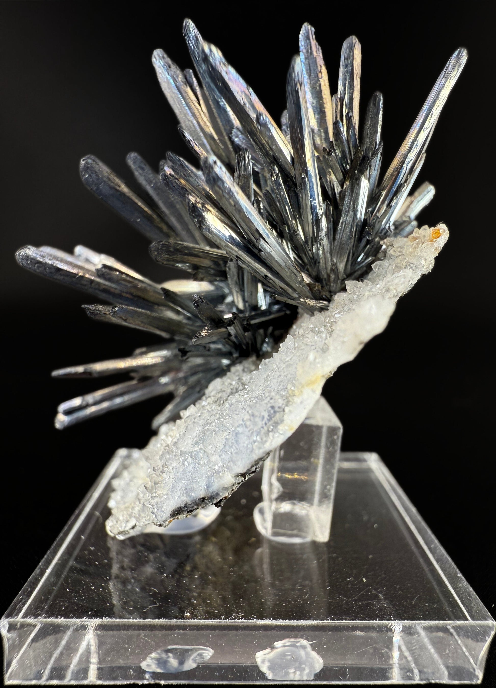 MN0254-Stibnite