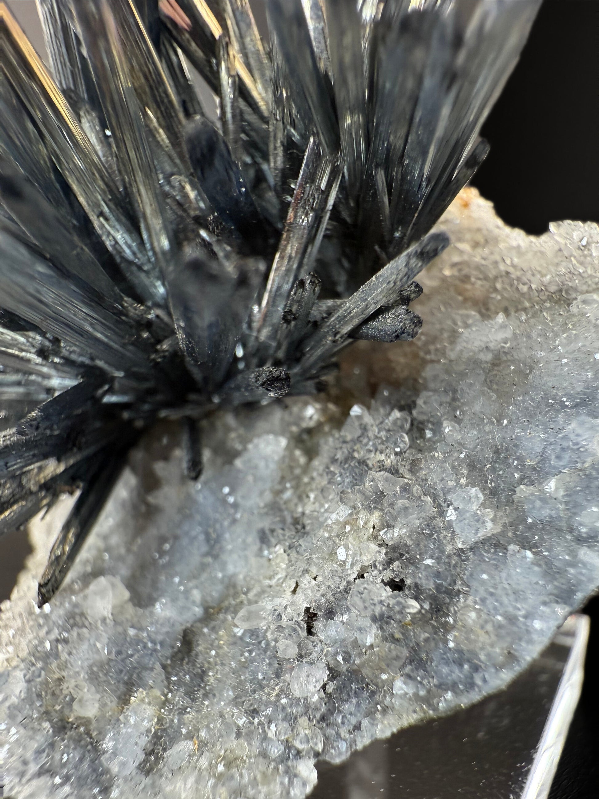 MN0254-Stibnite