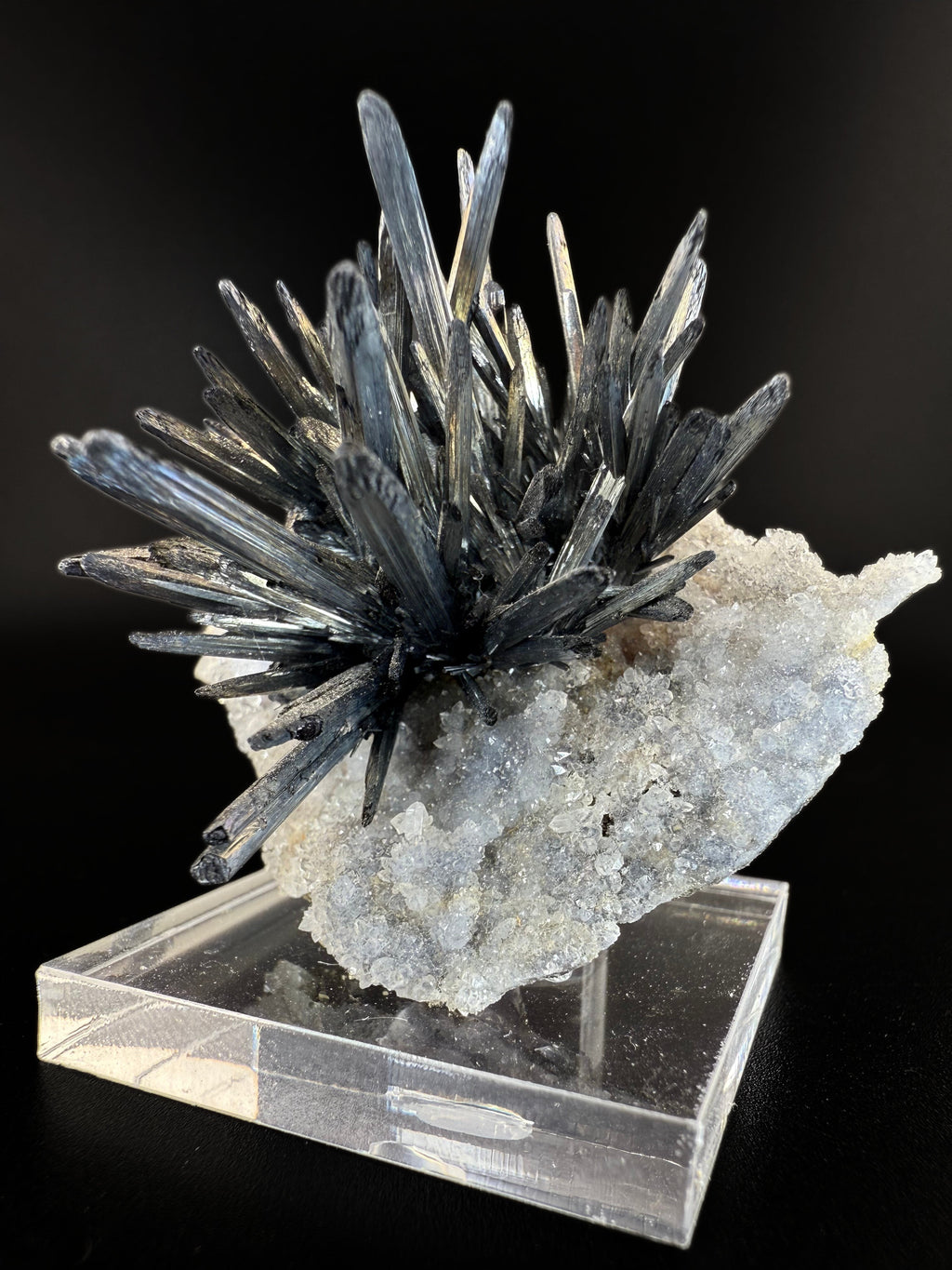 MN0254-Stibnite
