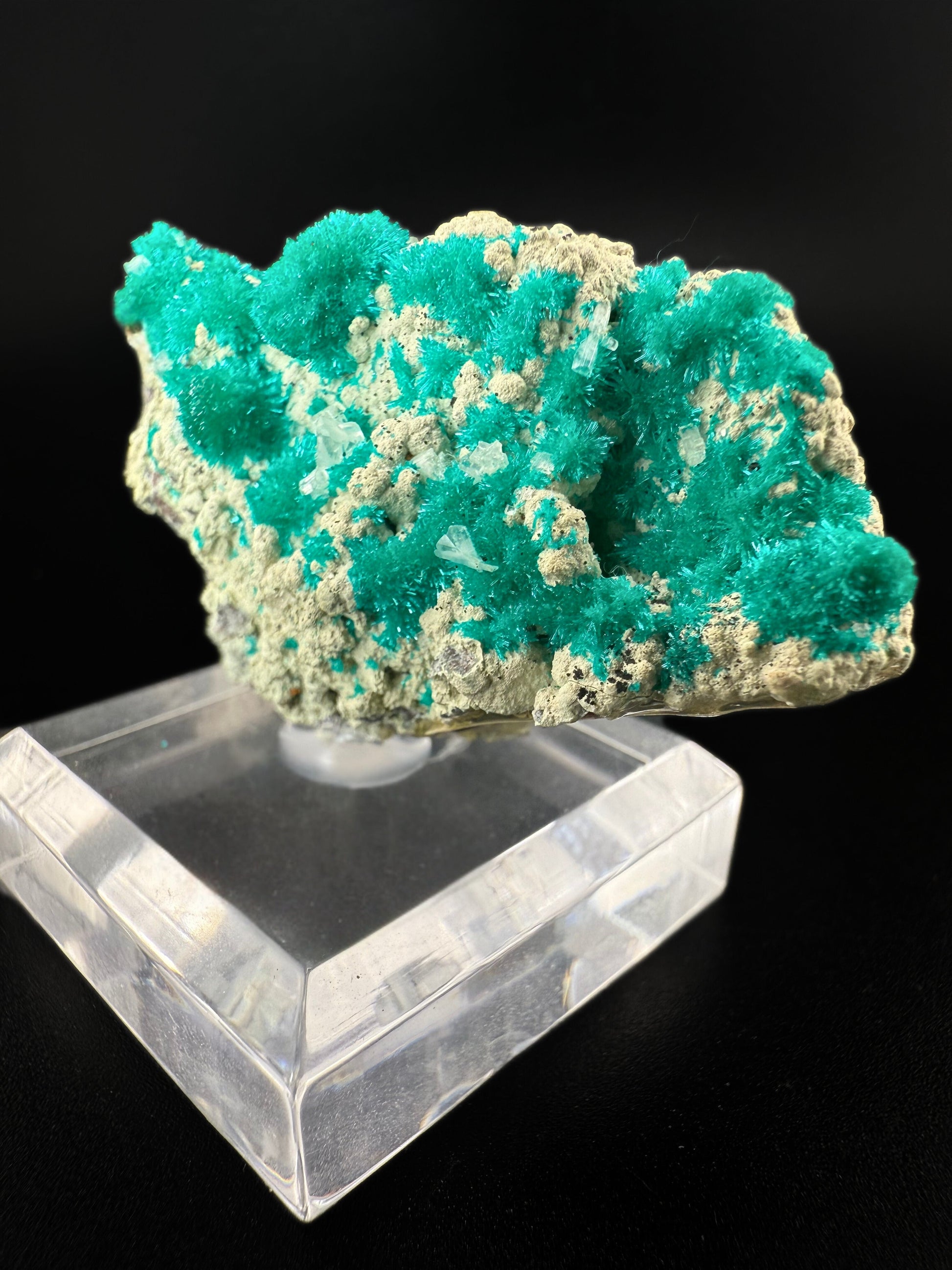 MN0256-Dioptase