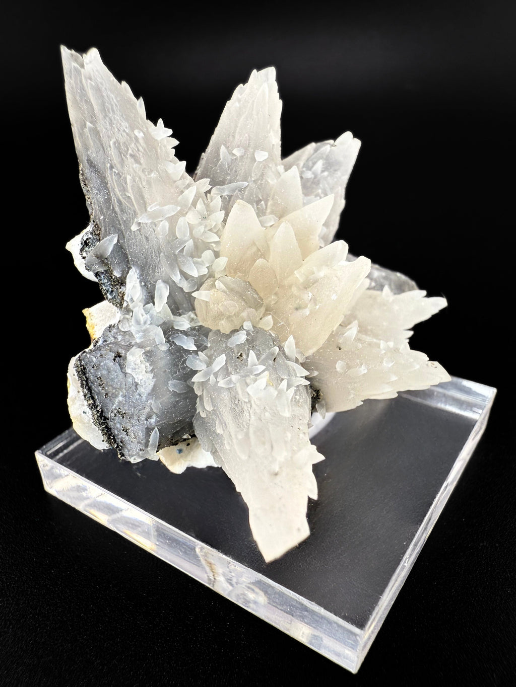 MN0260-Calcite
