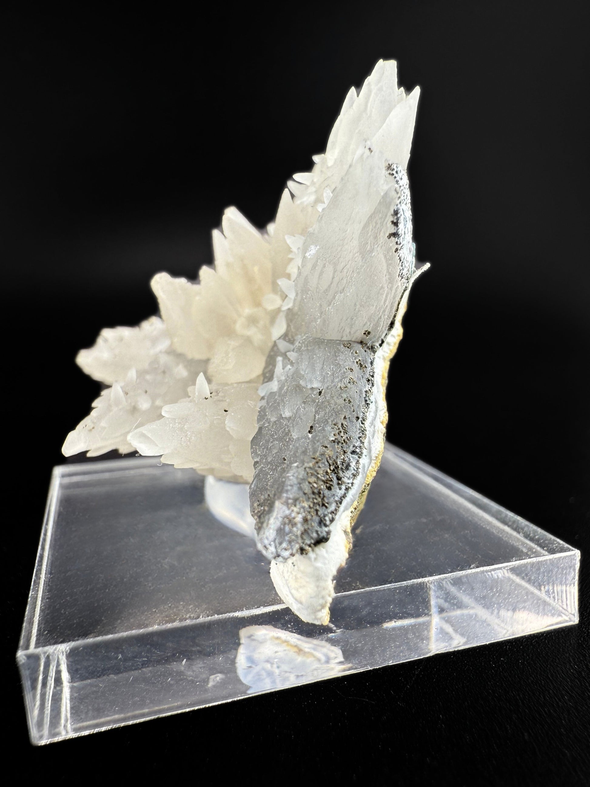 MN0260-Calcite