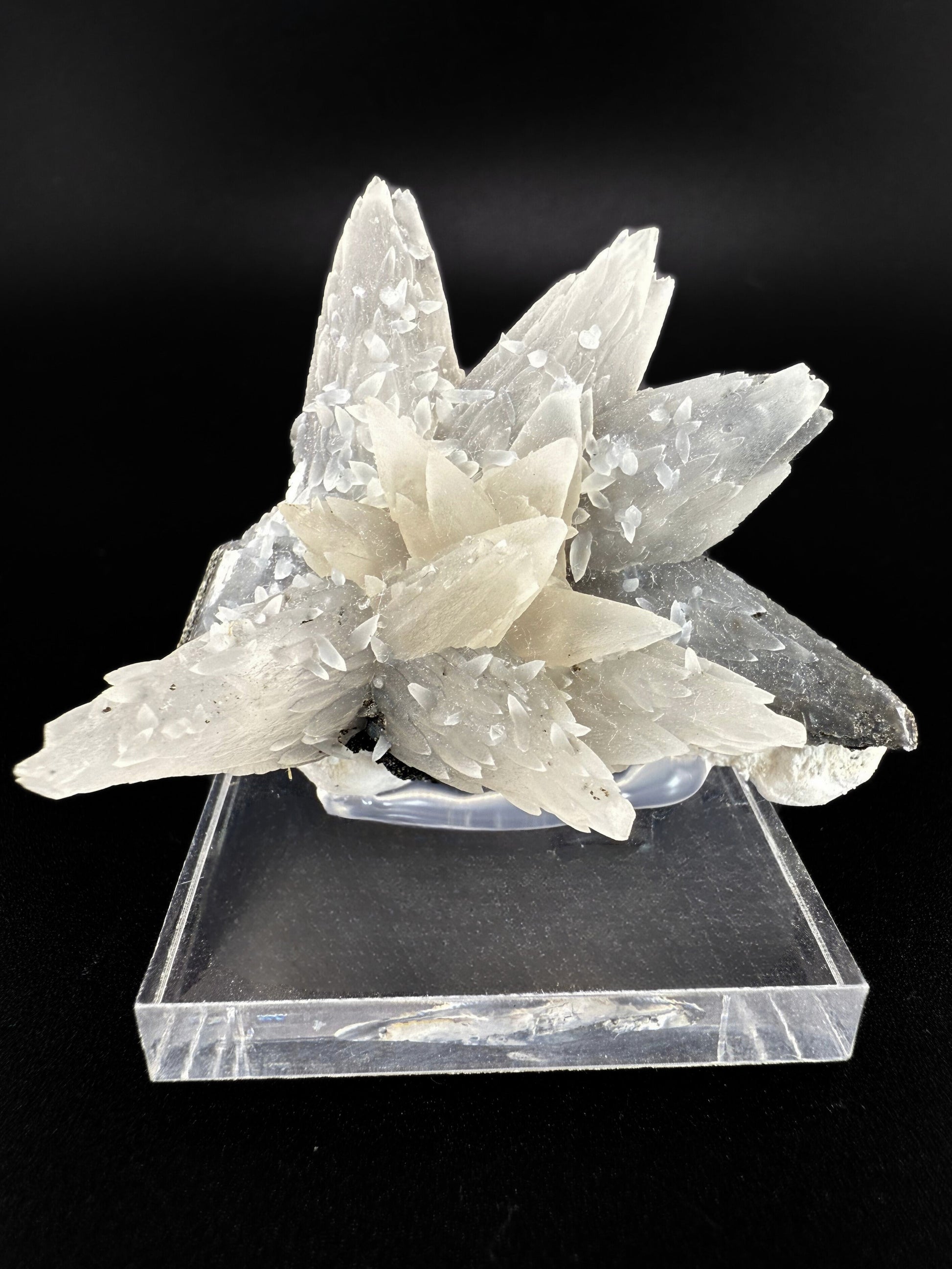 MN0260-Calcite