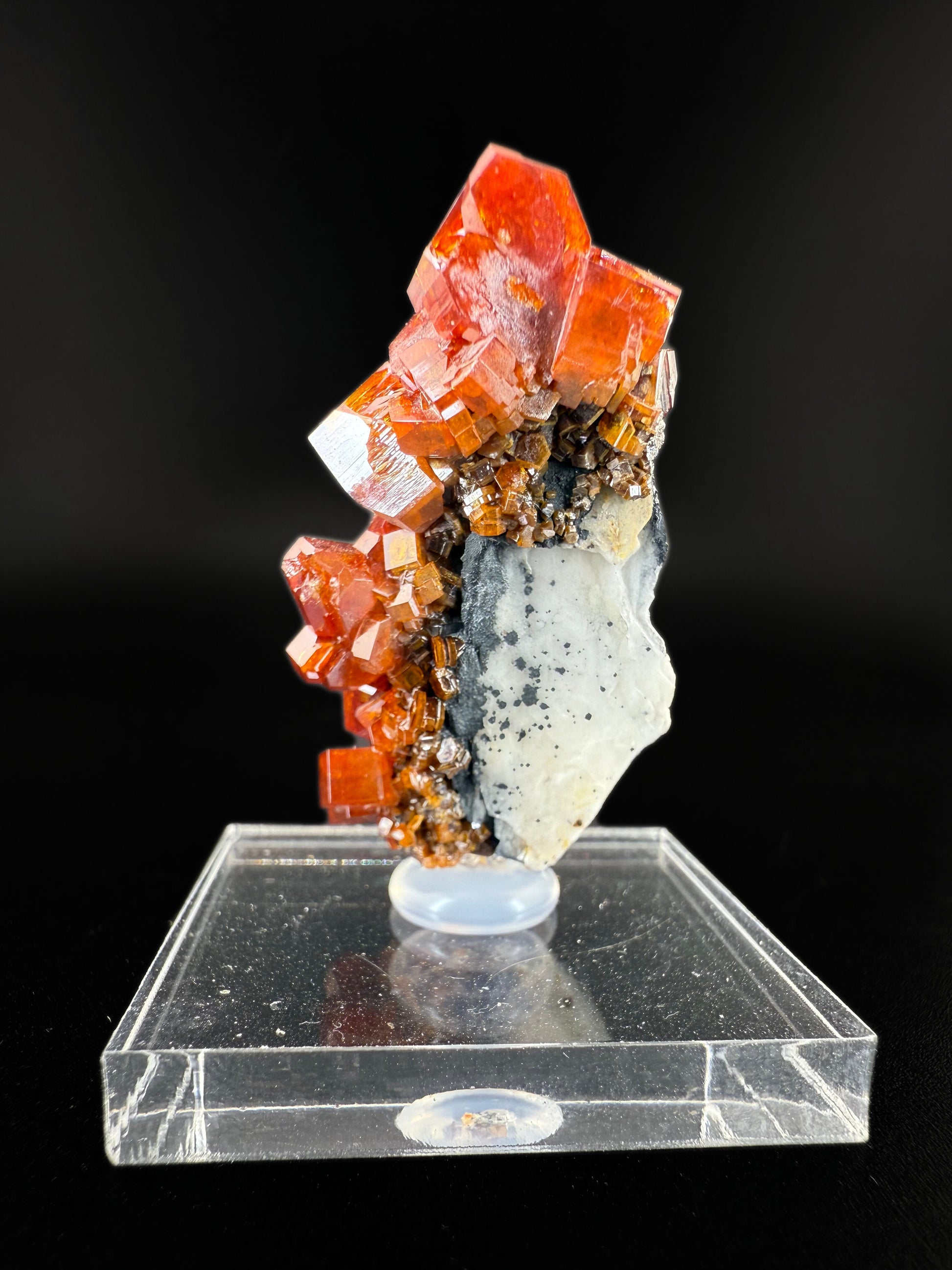 MN0267-Vanadinite