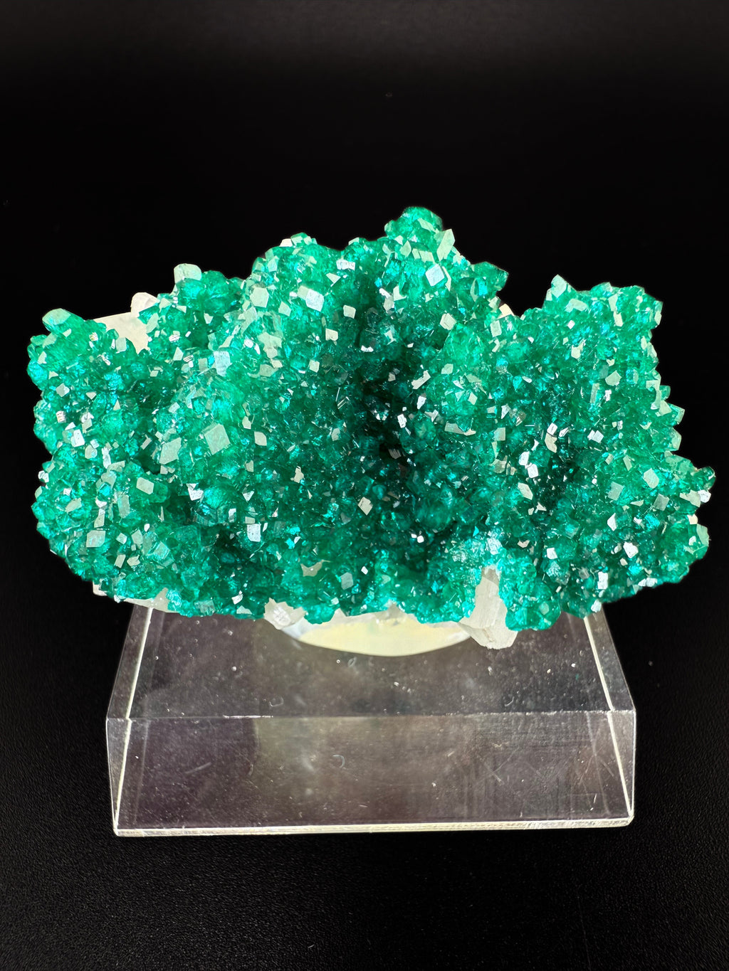MN0269-Dioptase On Calcite